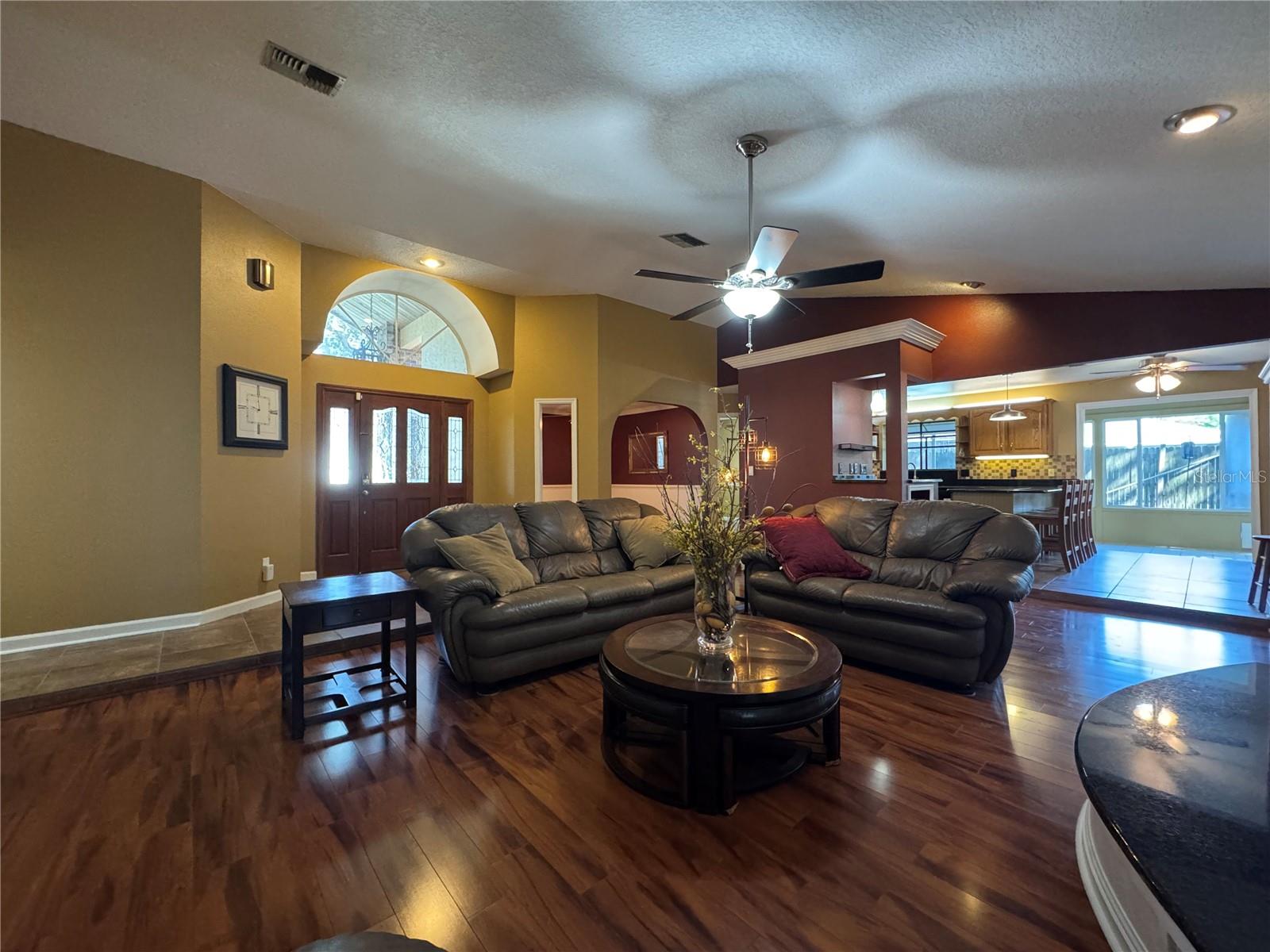 915 Heatherbrook Dr Property Photo 12