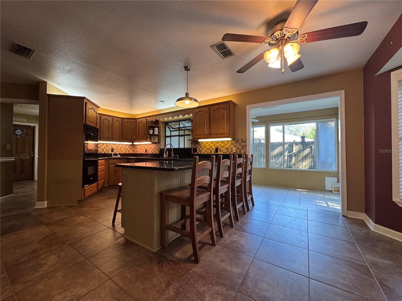 915 Heatherbrook Dr Property Photo 14