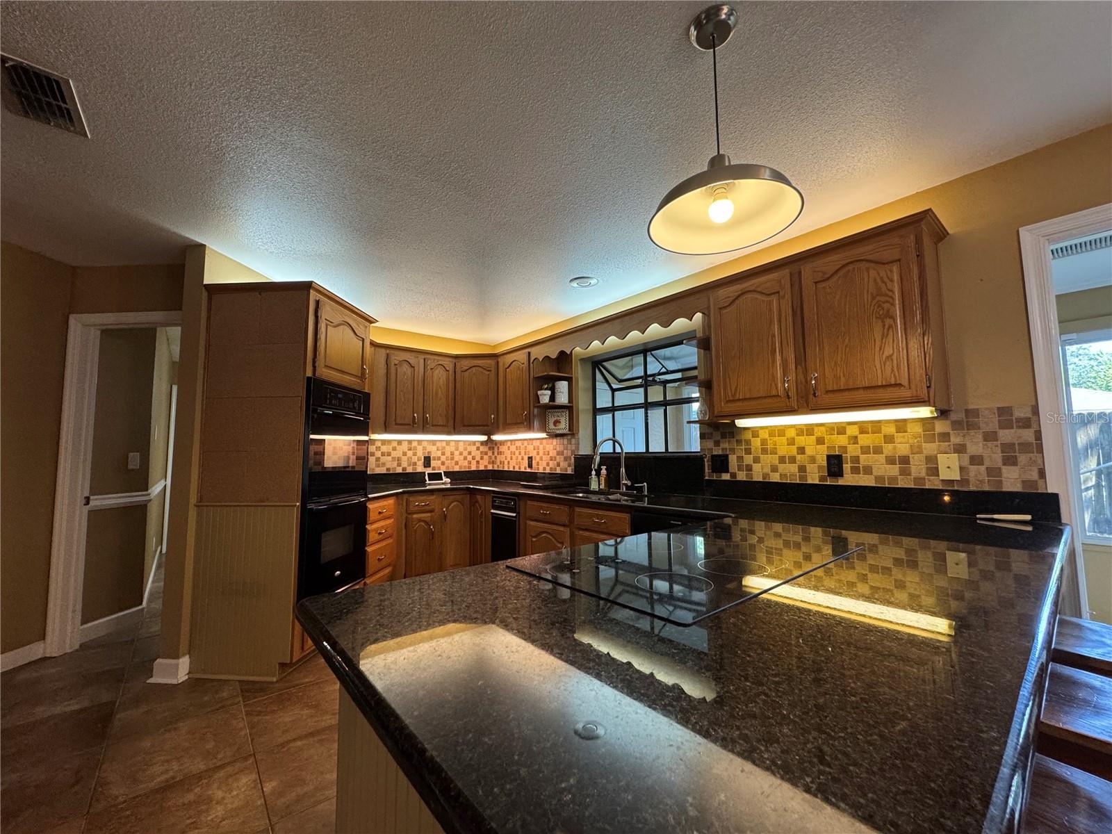 915 Heatherbrook Dr Property Photo 16