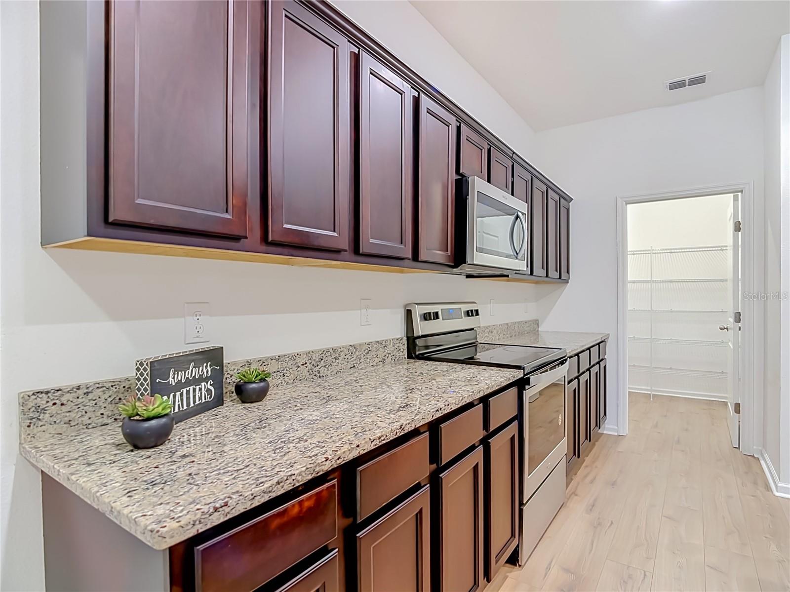 1120 Tobie St Property Photo 10