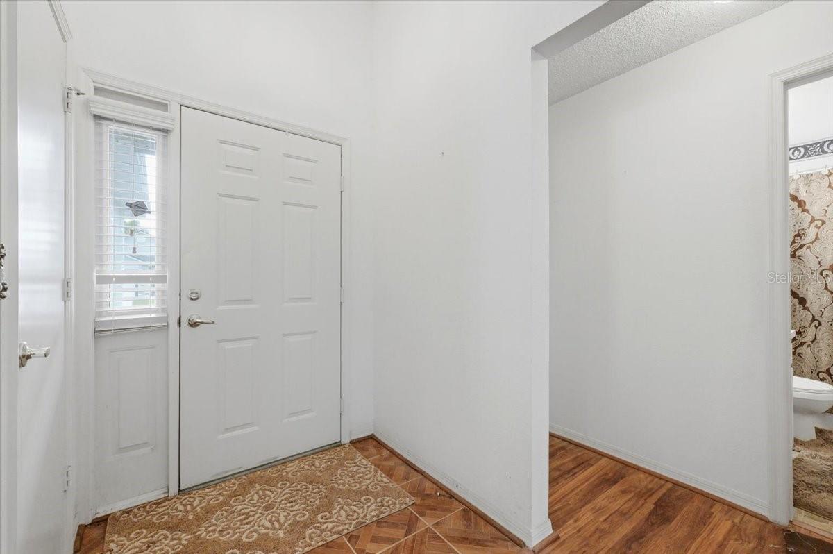 406 Saint Anns Dr Property Photo 5