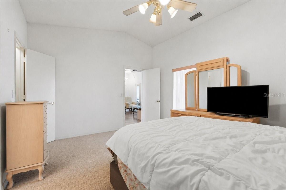 406 Saint Anns Dr Property Photo 14