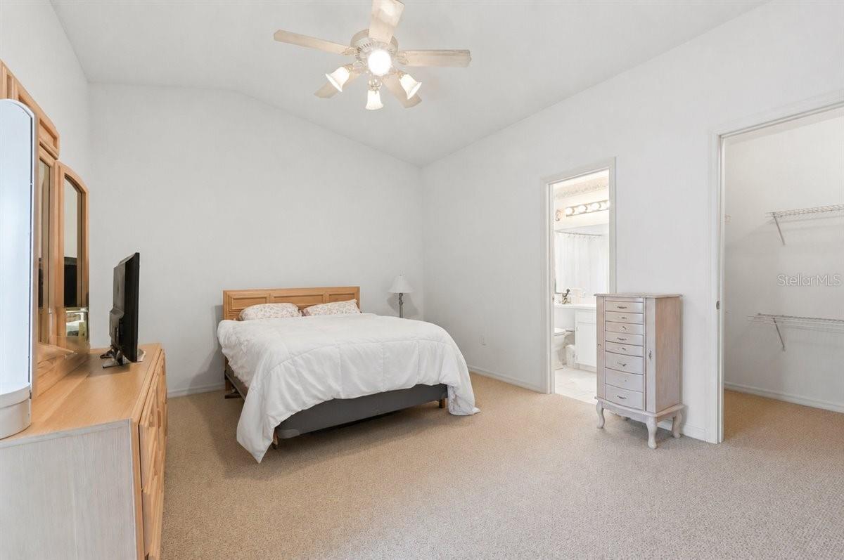 406 Saint Anns Dr Property Photo 15