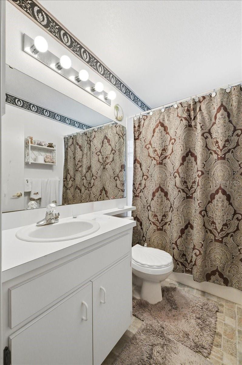 406 Saint Anns Dr Property Photo 20