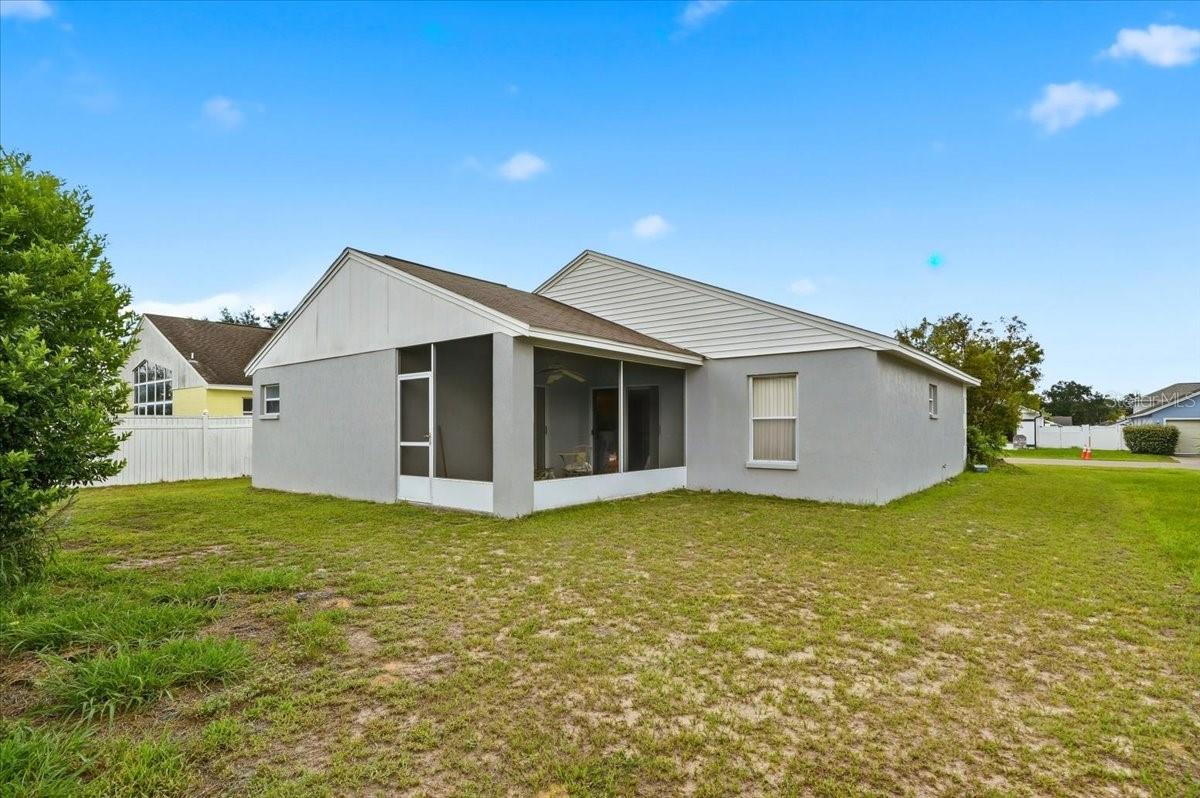 406 Saint Anns Dr Property Photo 28