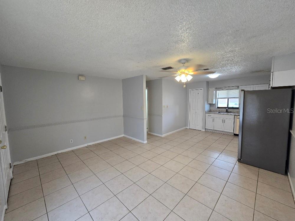 780 E North St Property Photo 2
