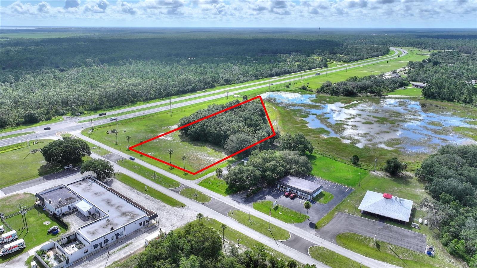 Deland Ave Property Photo 3
