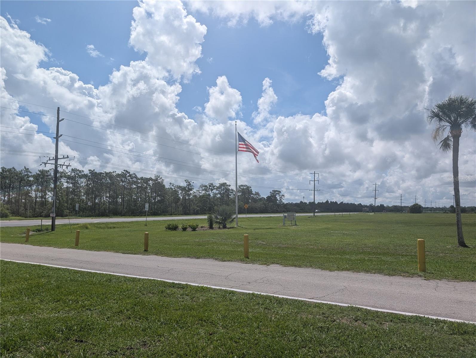 Deland Ave Property Photo 19