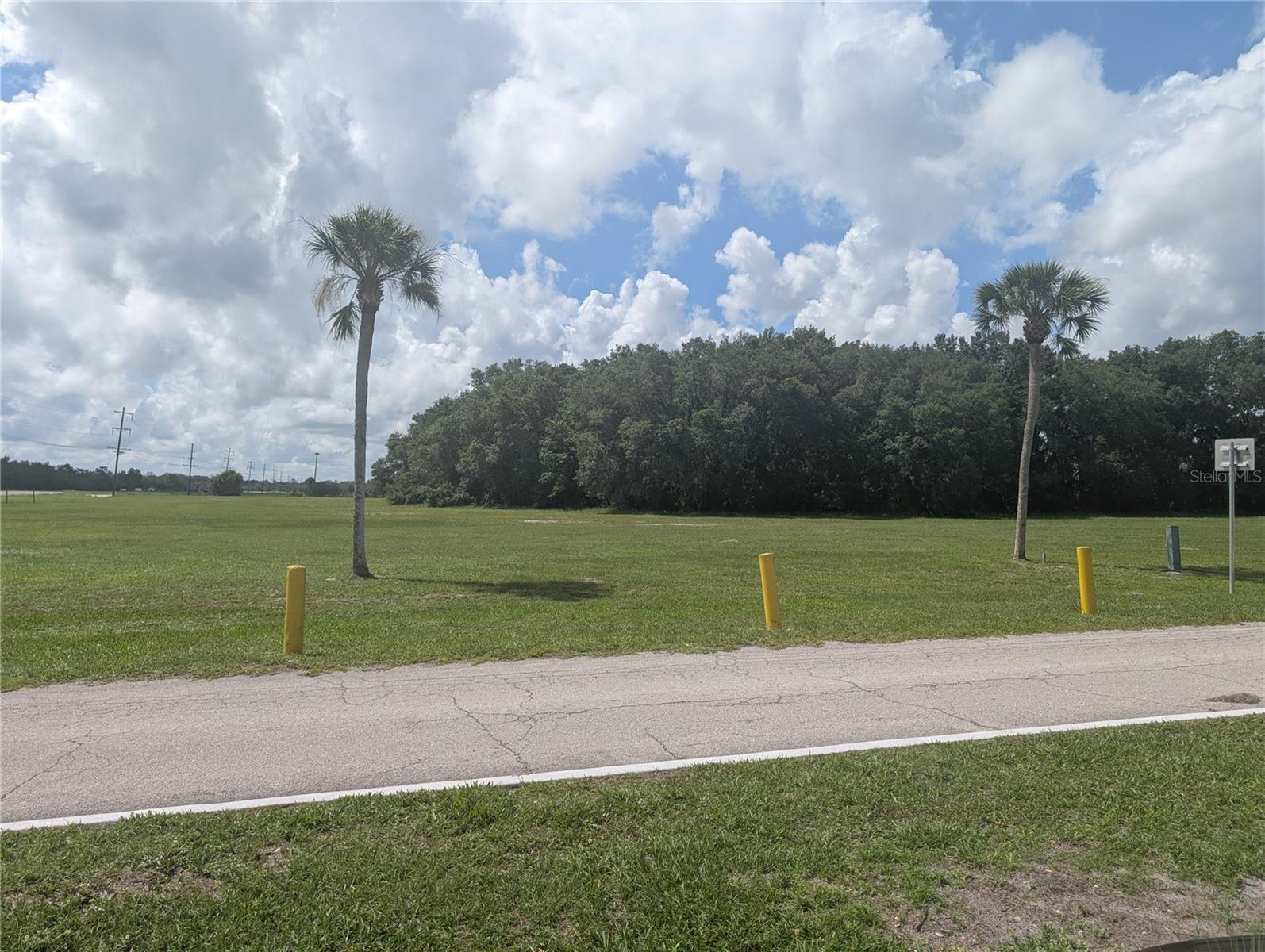 Deland Ave Property Photo 20