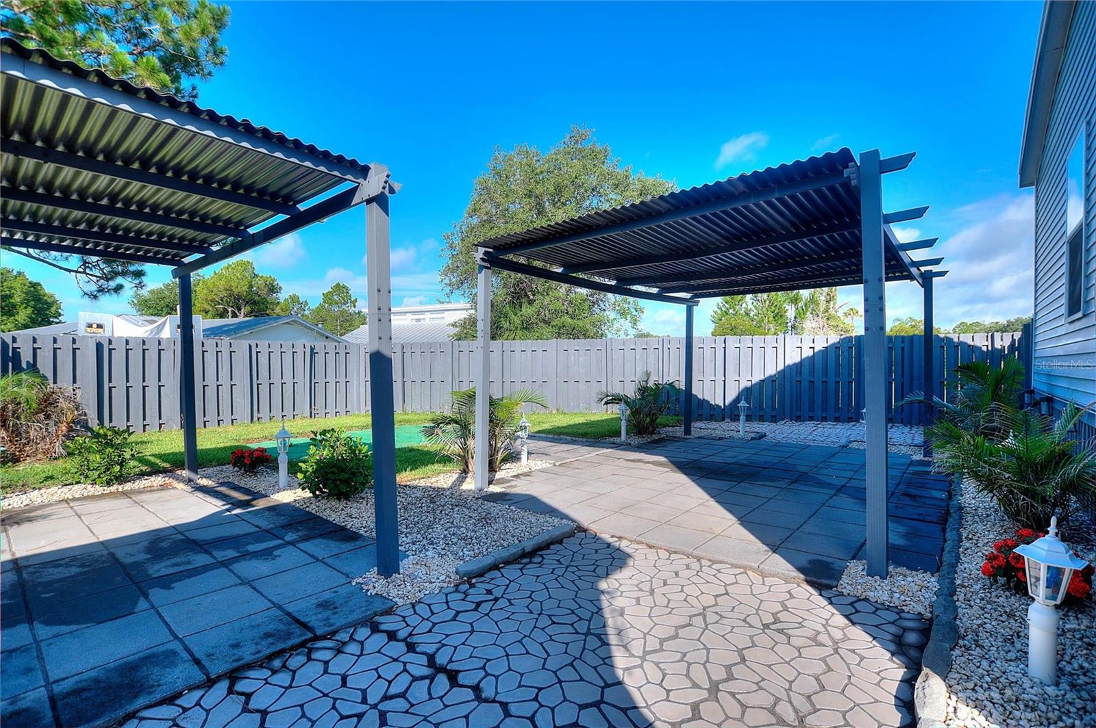25294 Canterbury Dr Property Photo 10
