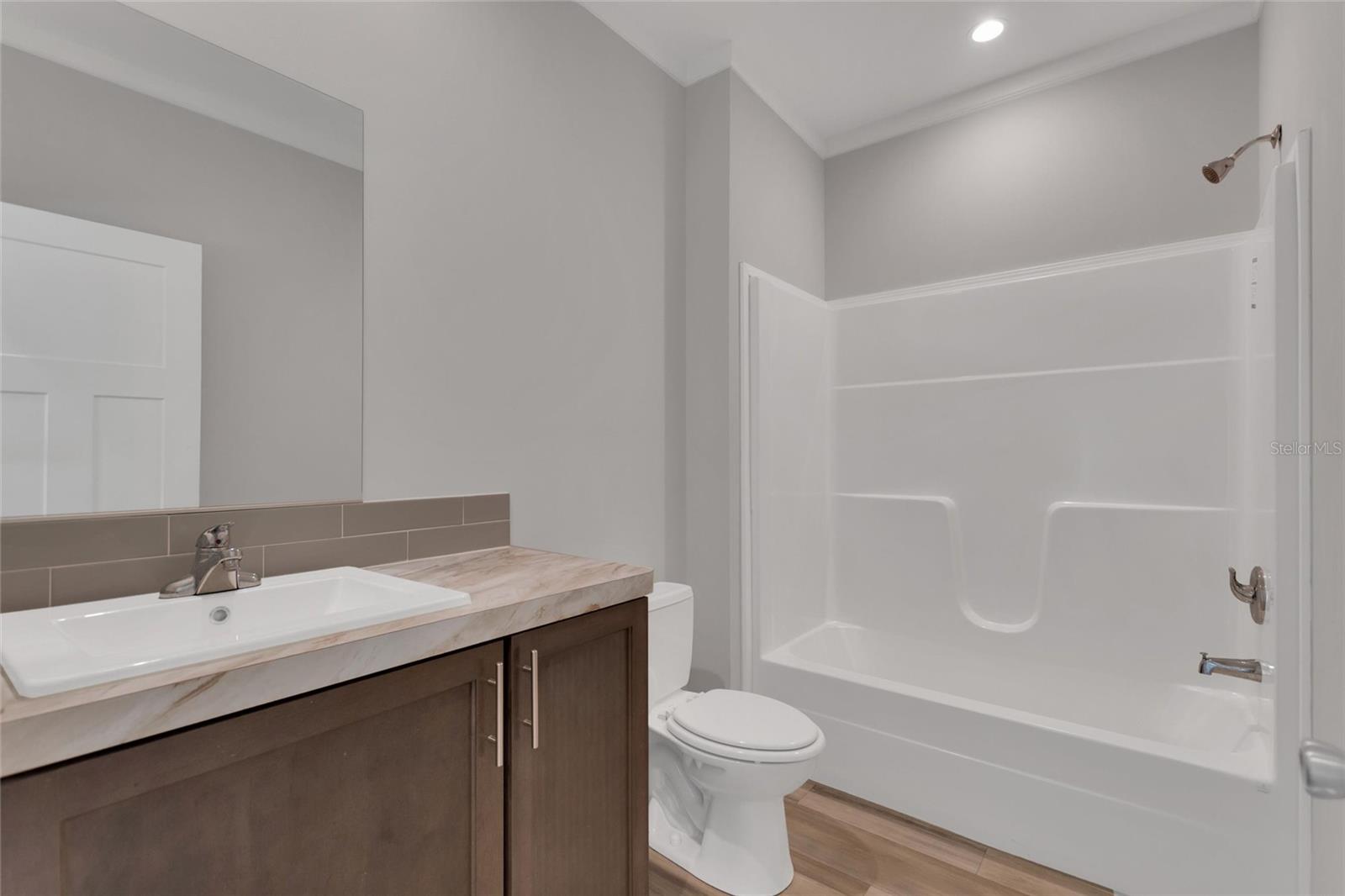 25294 Canterbury Dr Property Photo 13