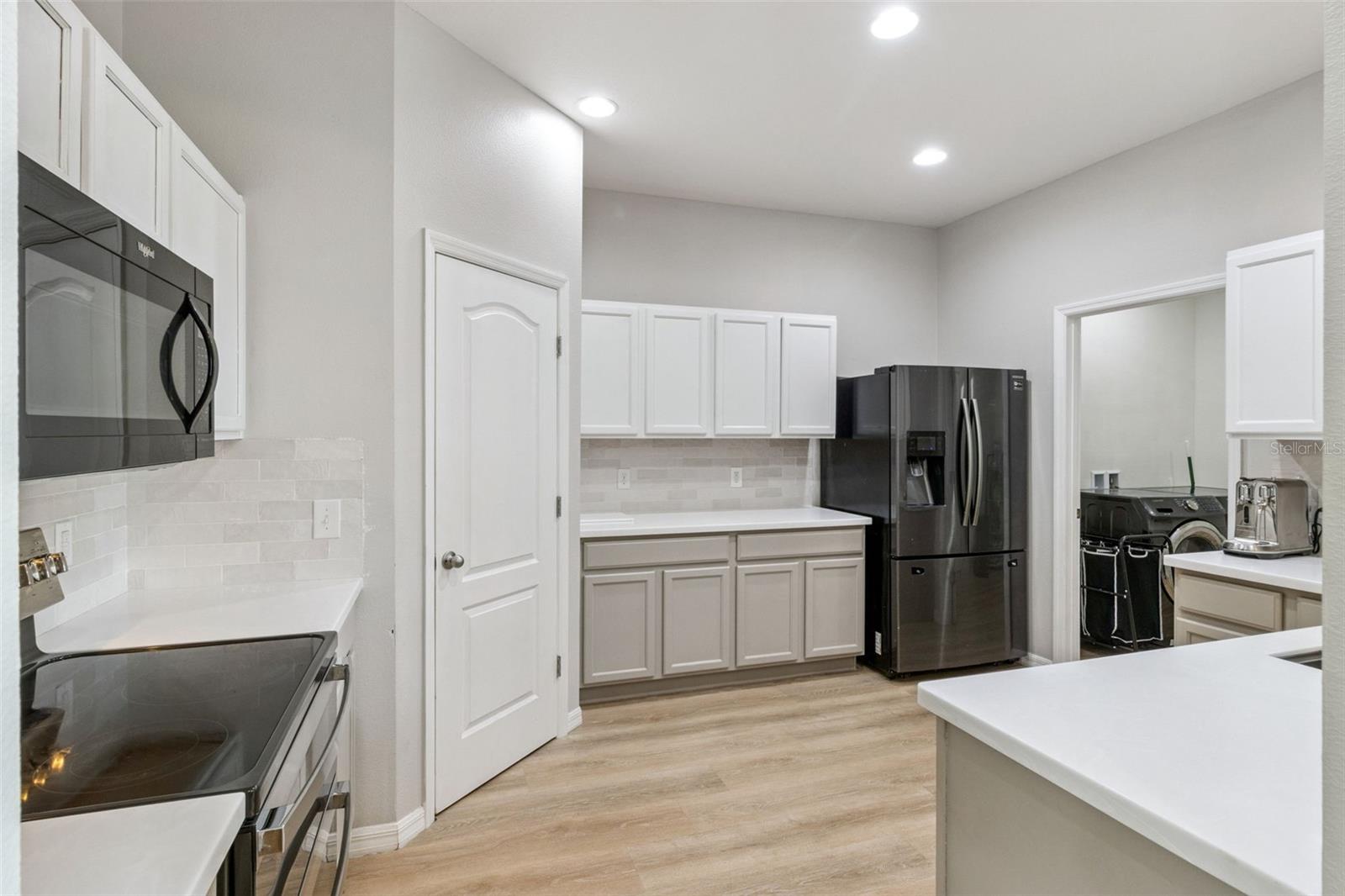 647 Chicago Way Property Photo 12