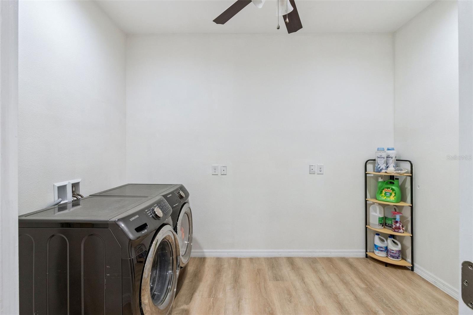 647 Chicago Way Property Photo 24