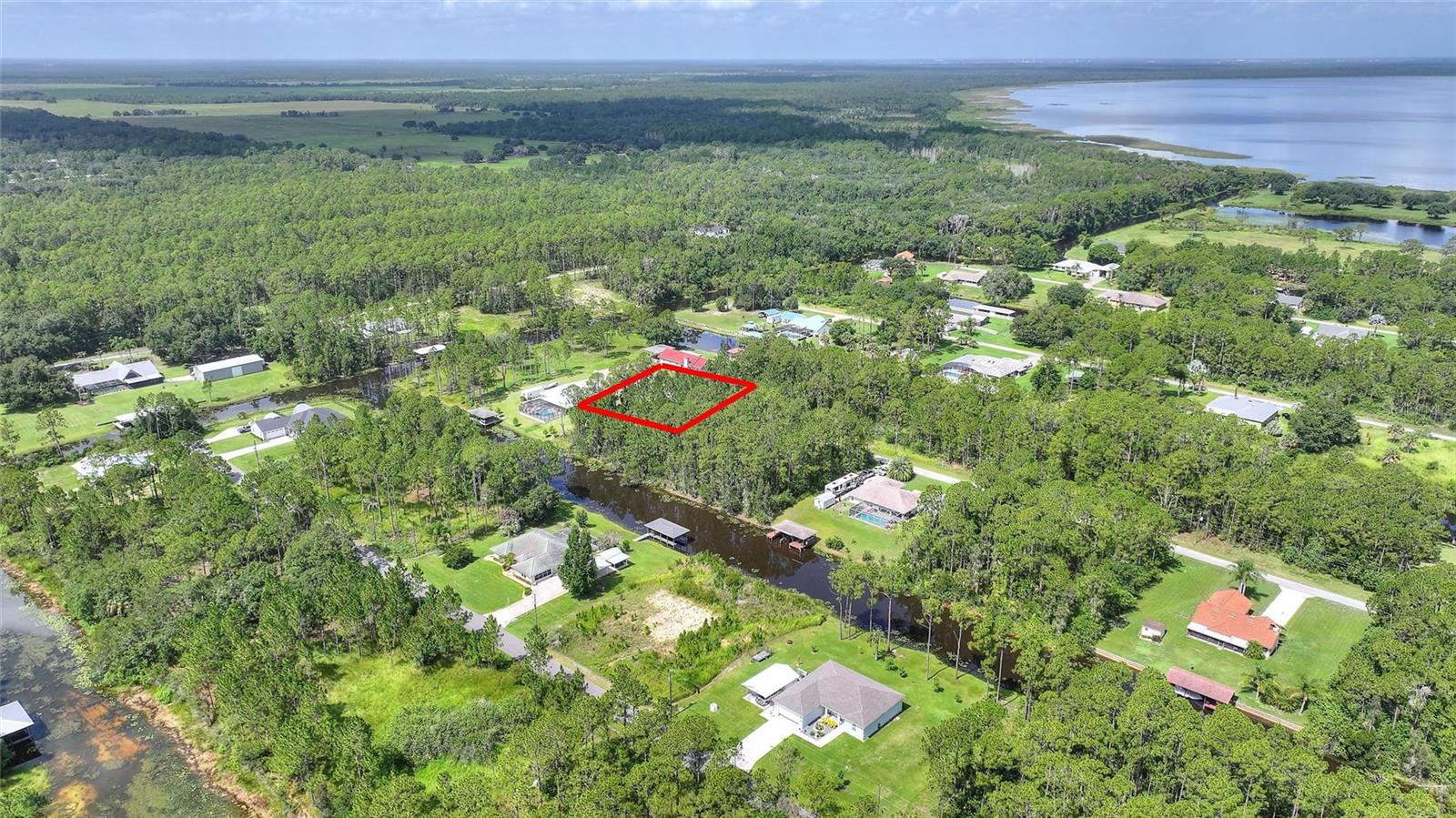 30 Amaryllis Dr Property Photo 5