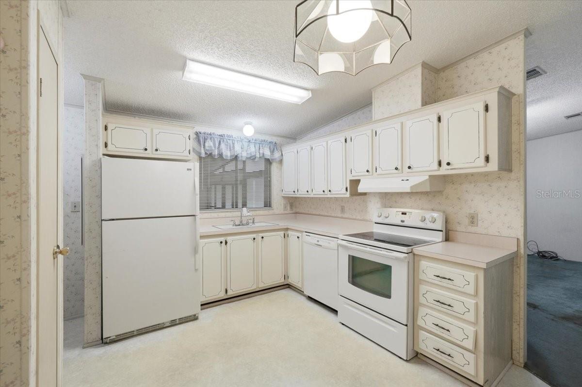 1794 Fox Hill Dr Property Photo 13