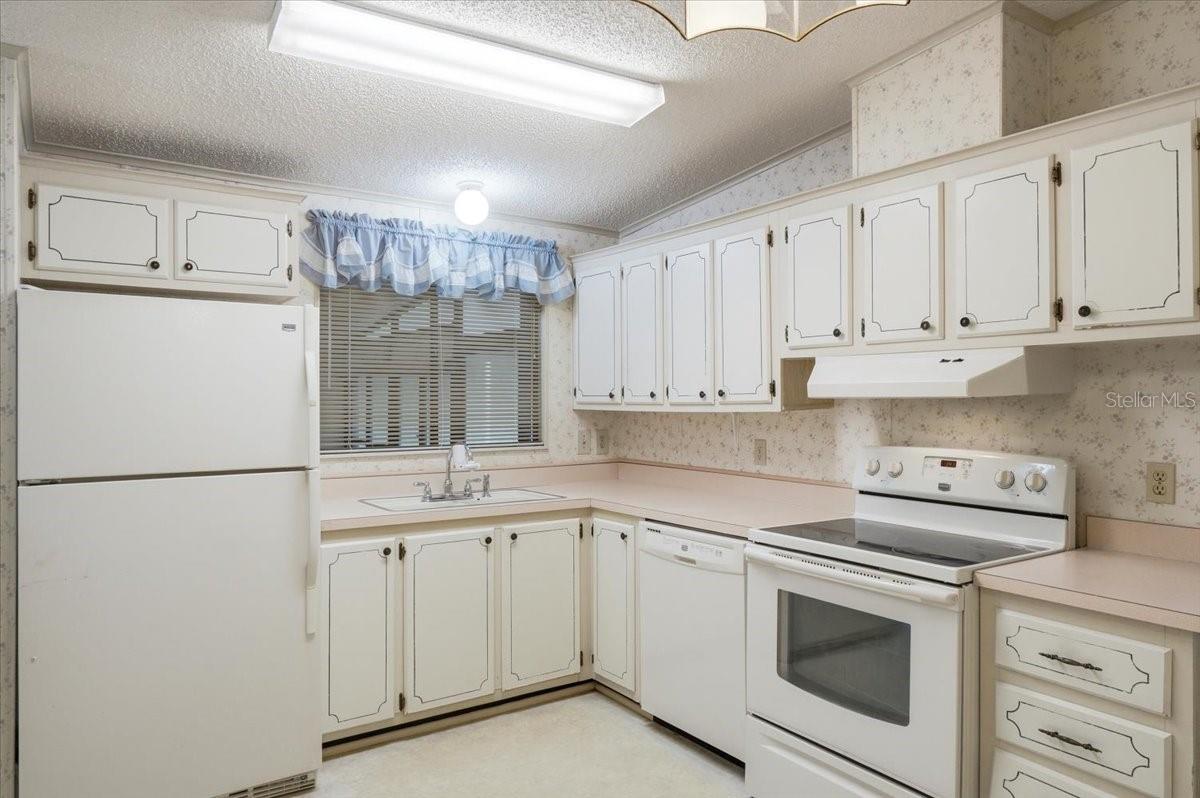 1794 Fox Hill Dr Property Photo 14