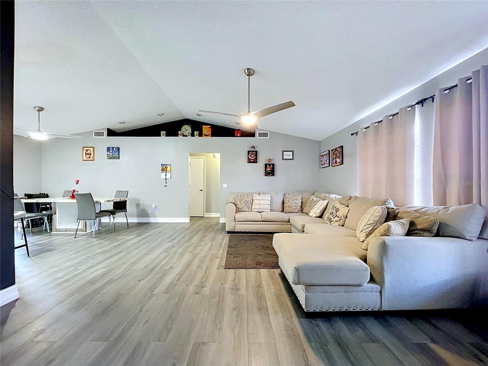 8017 Glenridge Ln Property Photo 11