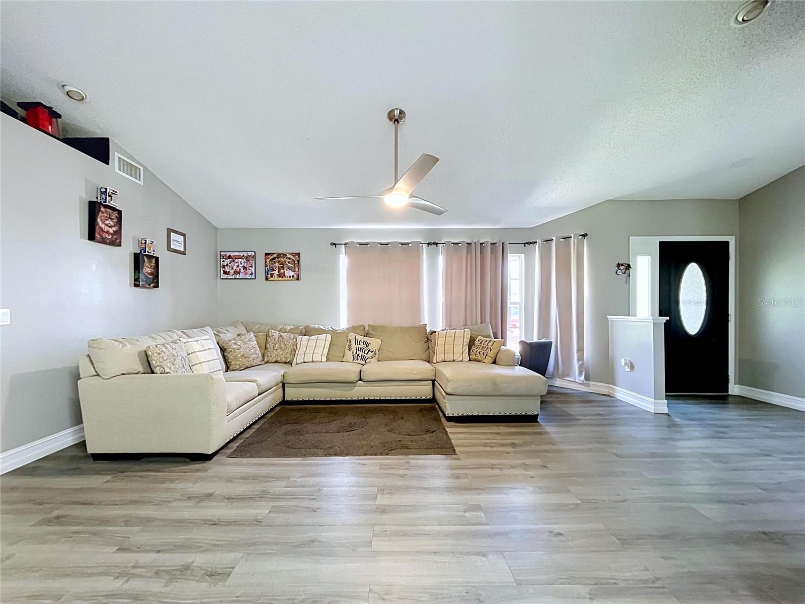 8017 Glenridge Ln Property Photo 12