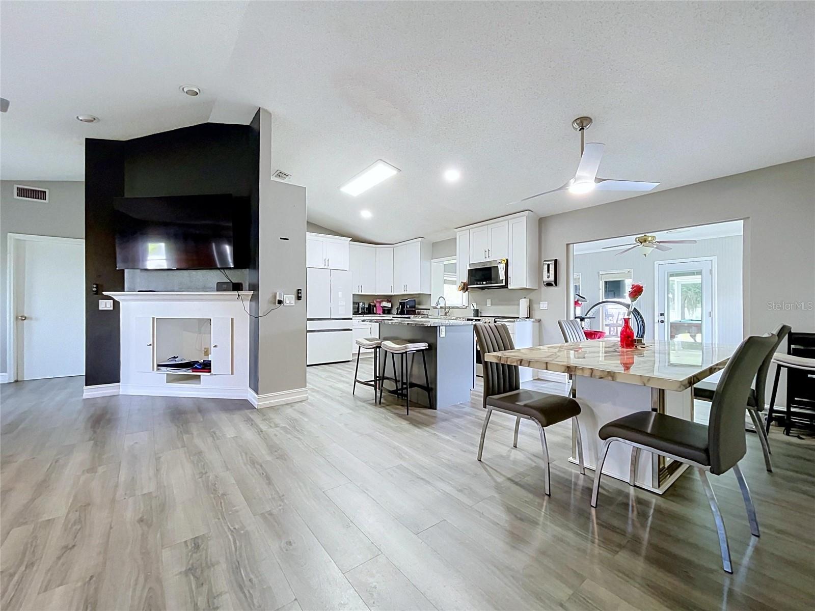 8017 Glenridge Ln Property Photo 13