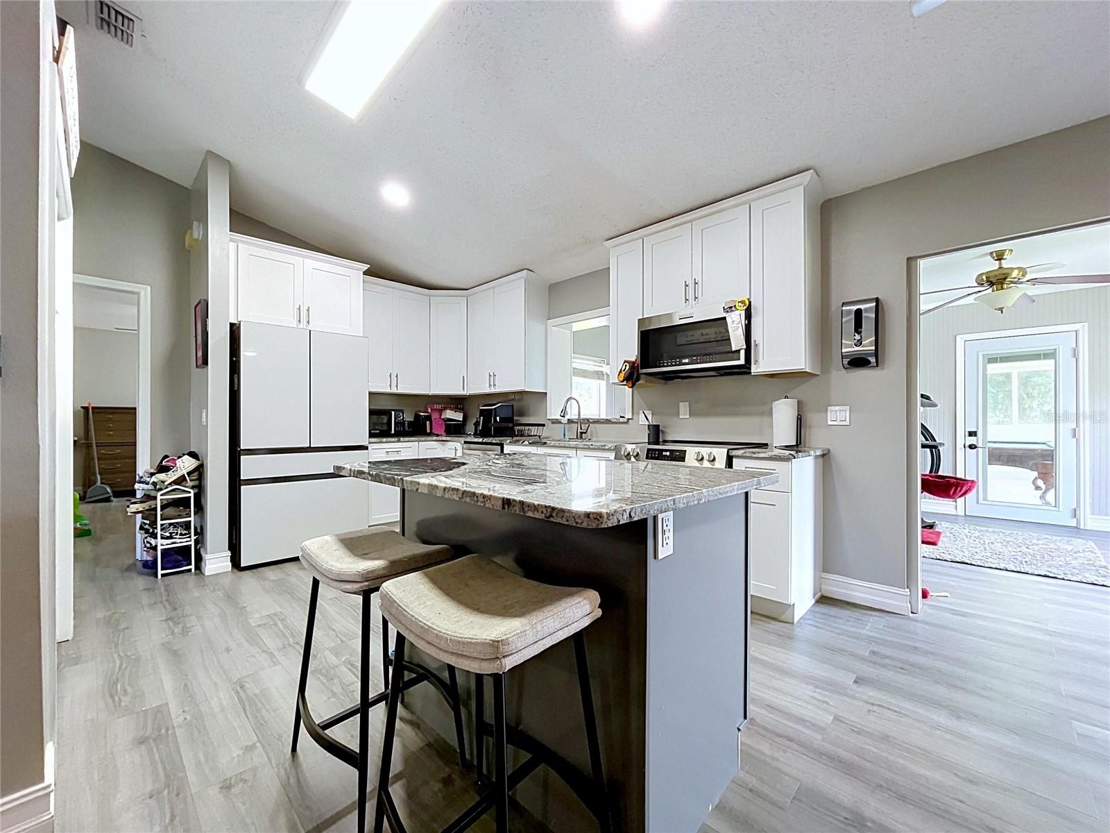 8017 Glenridge Ln Property Photo 14