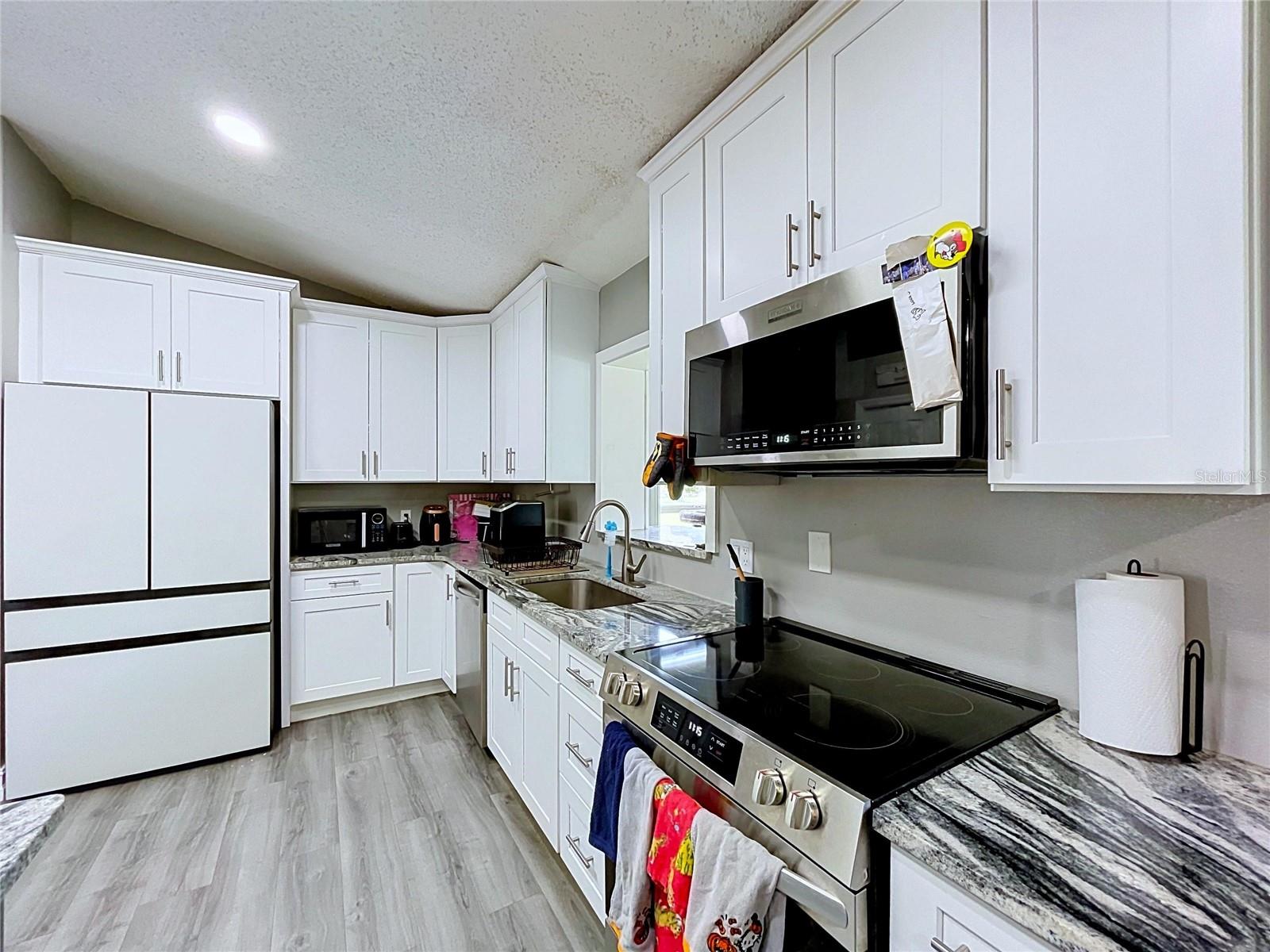 8017 Glenridge Ln Property Photo 20