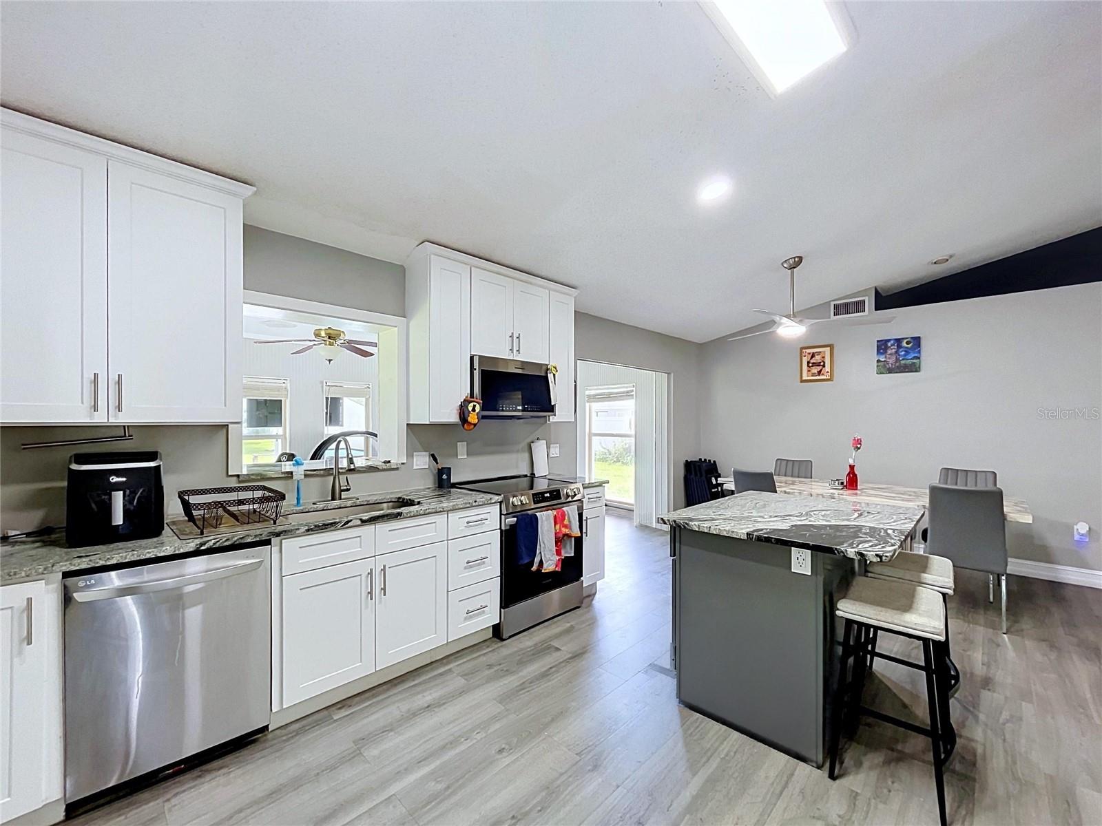 8017 Glenridge Ln Property Photo 21