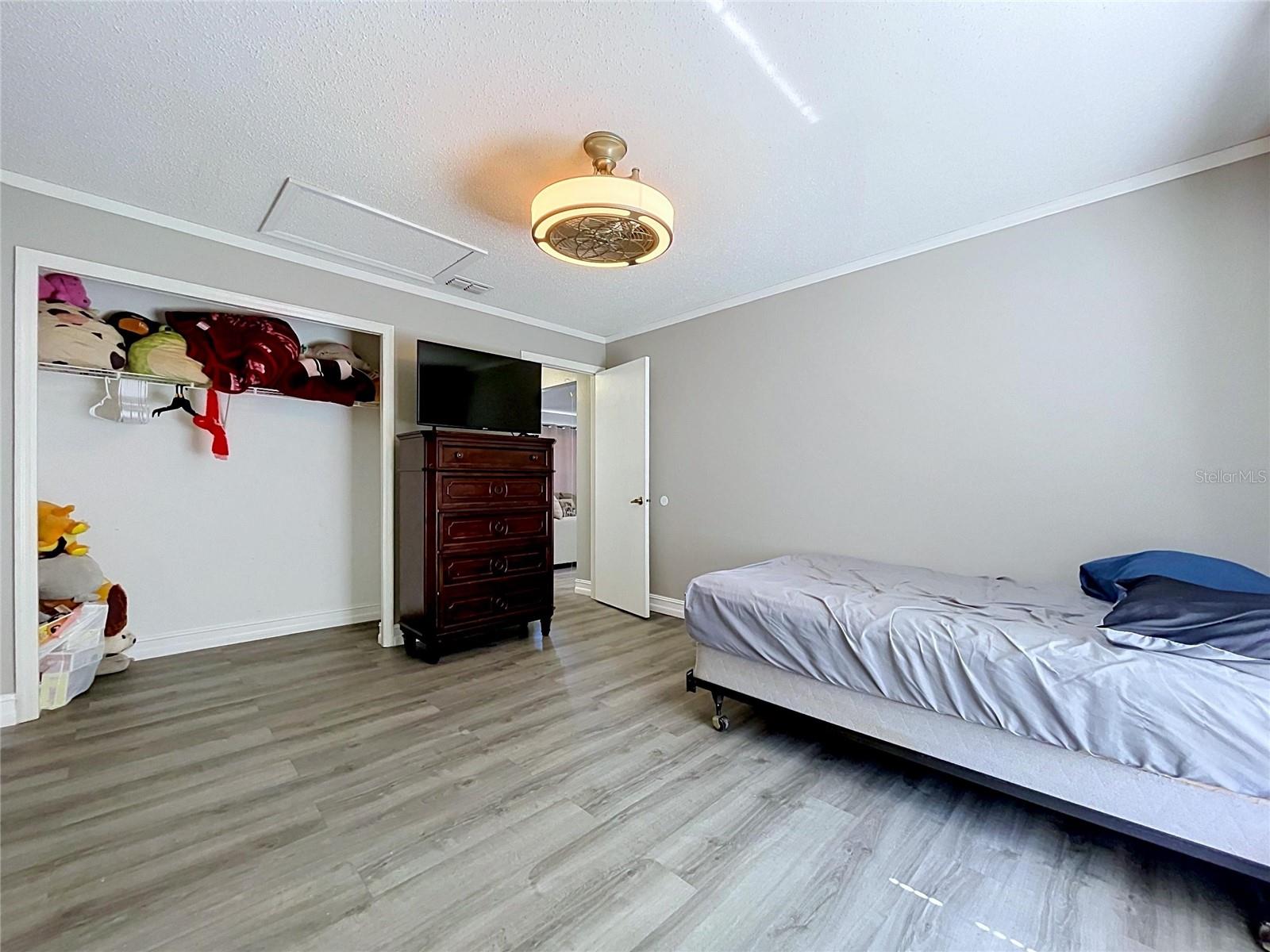 8017 Glenridge Ln Property Photo 32