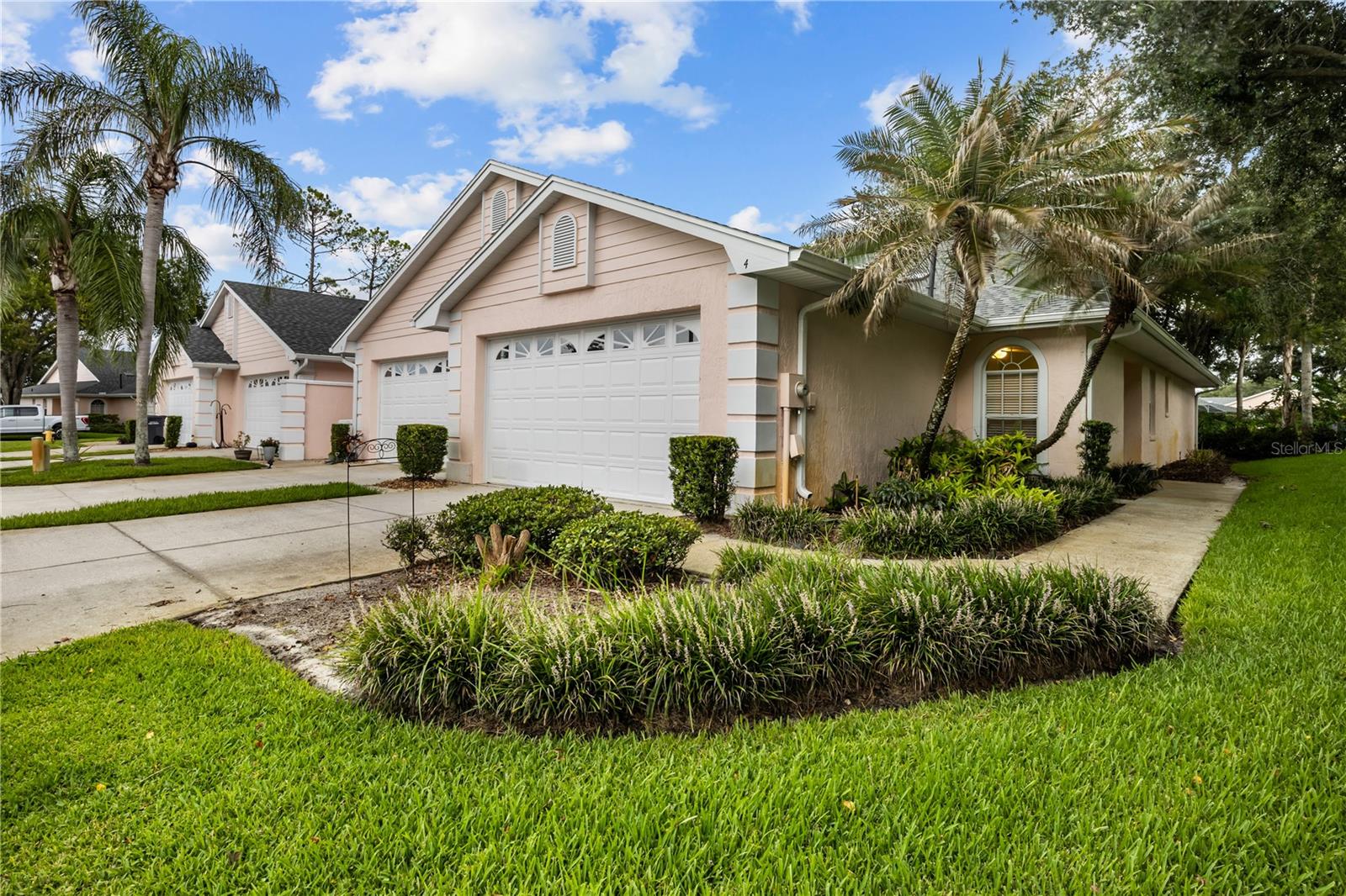 4 Enclave Dr Property Photo 1