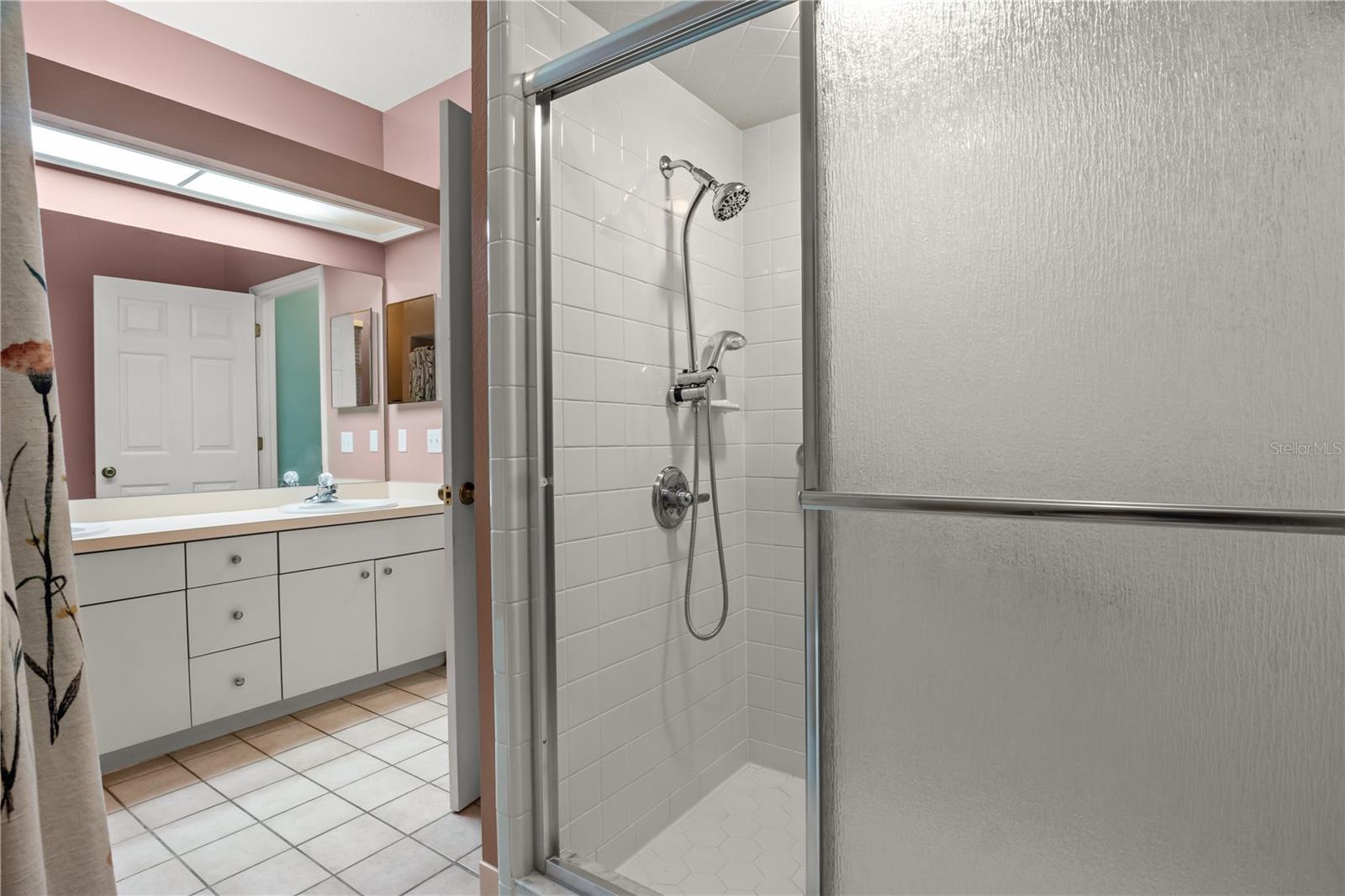 4 Enclave Dr Property Photo 3