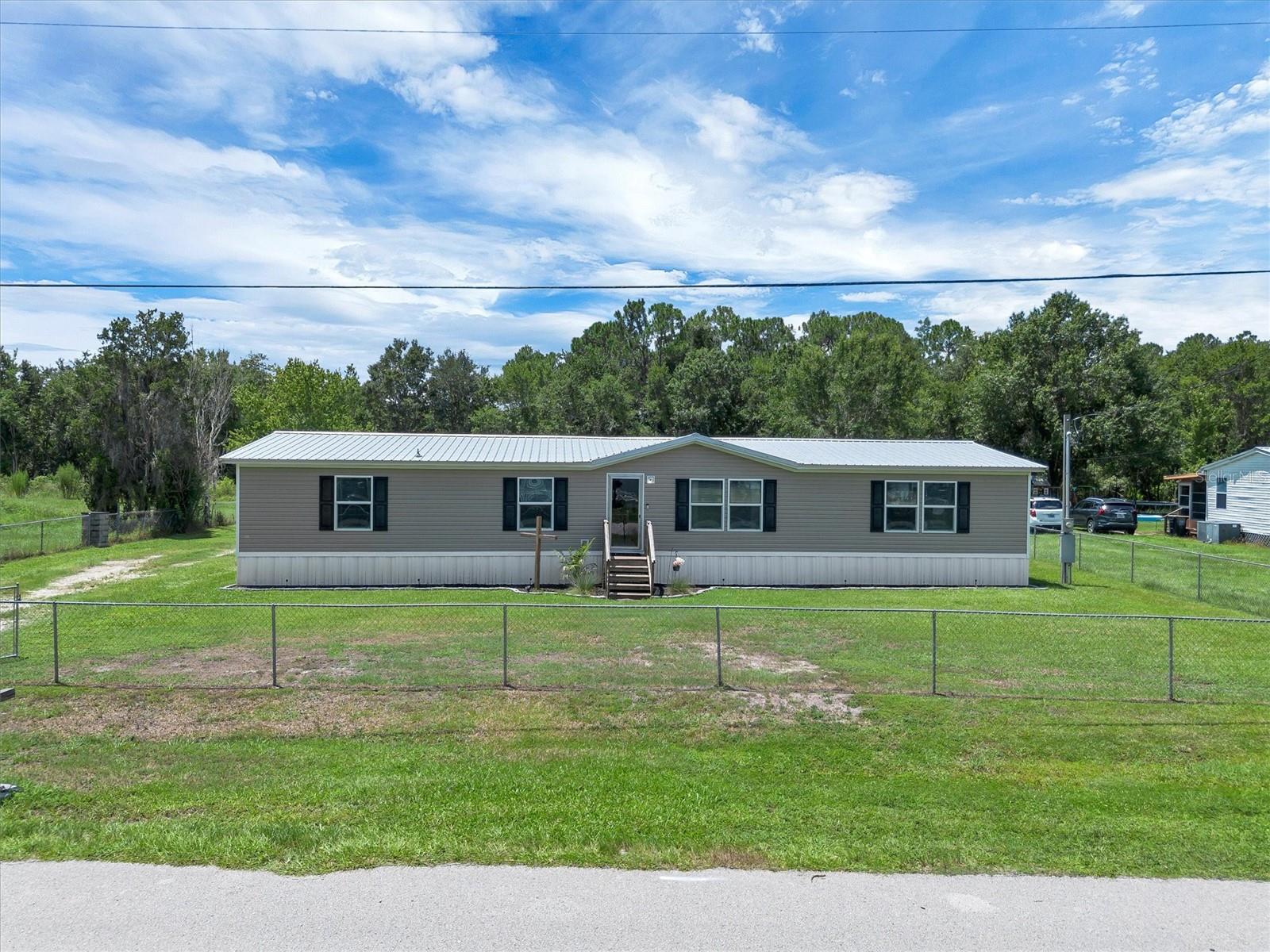 4237 Coyote Trl Property Photo 1