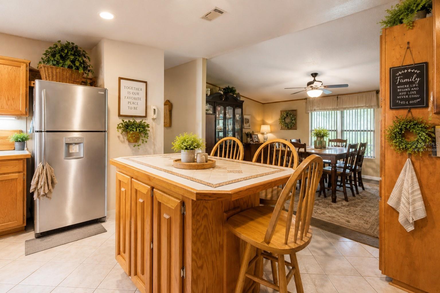 126 Bermuda Ct Property Photo 4