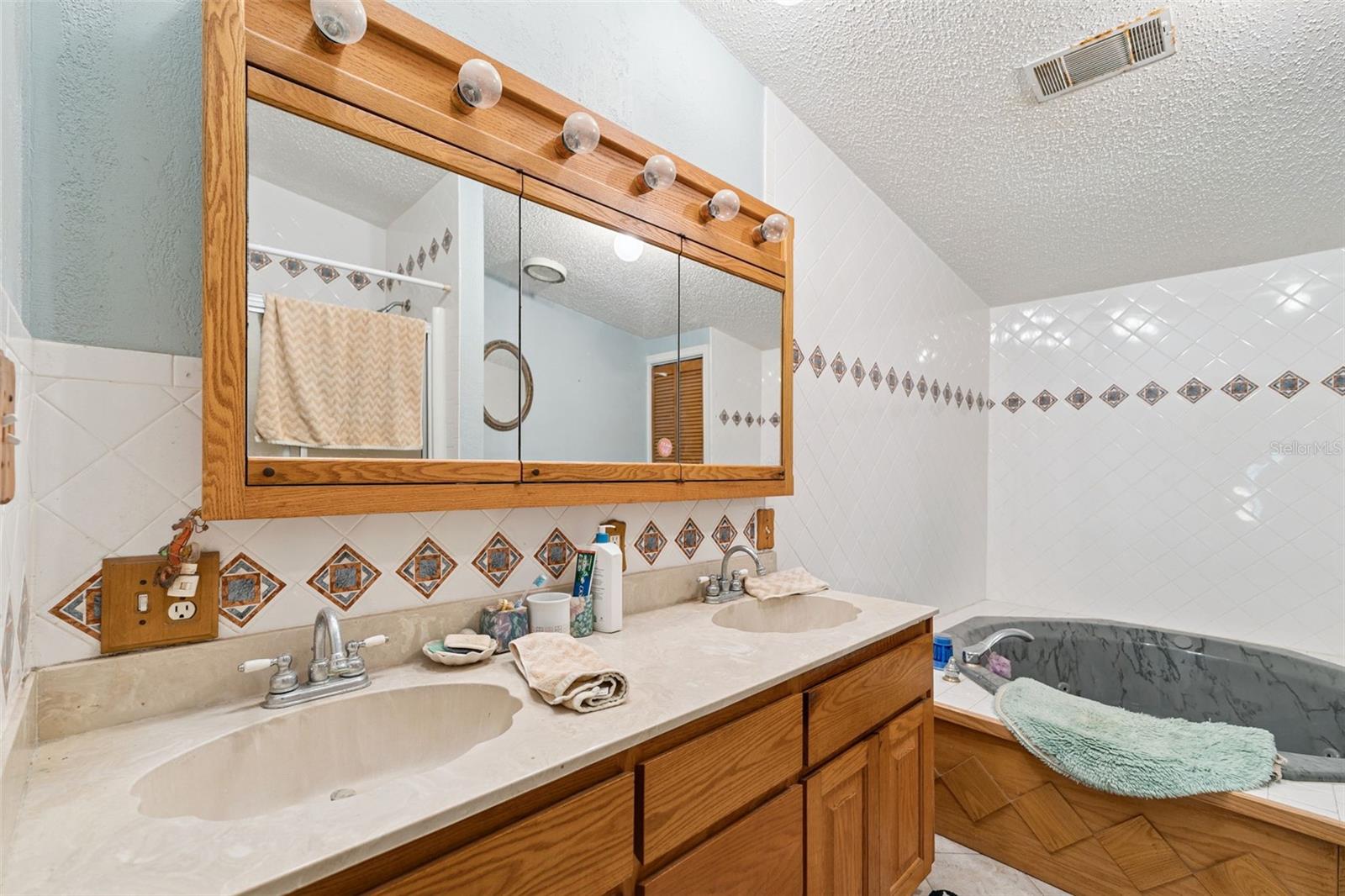 126 Bermuda Ct Property Photo 21