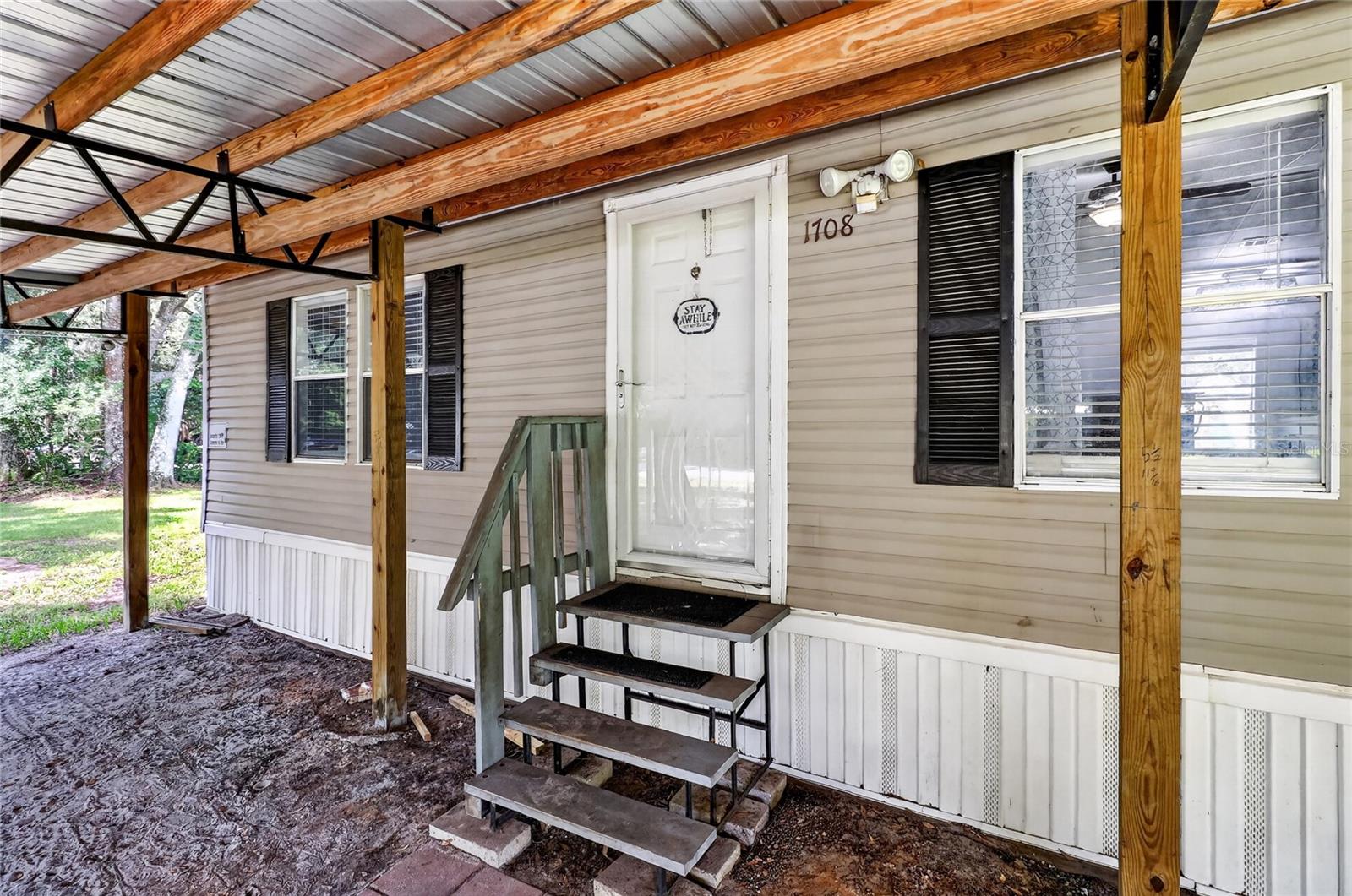 1708 Robin St Property Photo 9