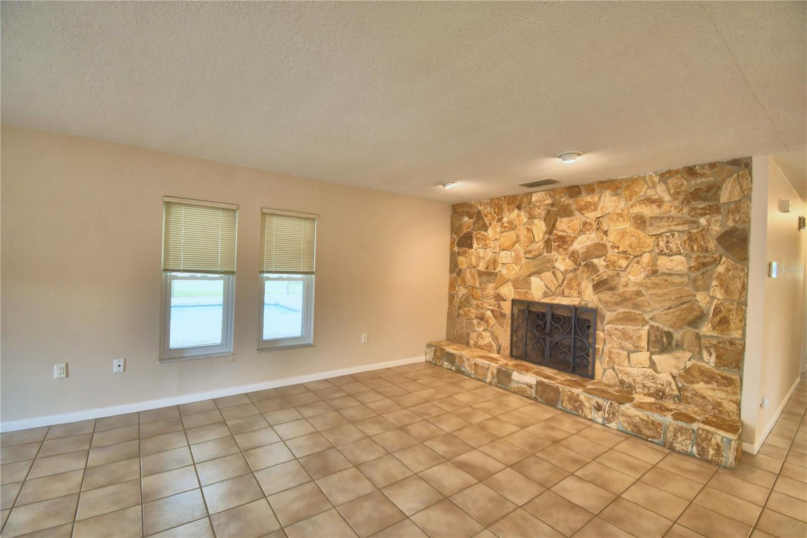 902 Crestview Dr Property Photo 26