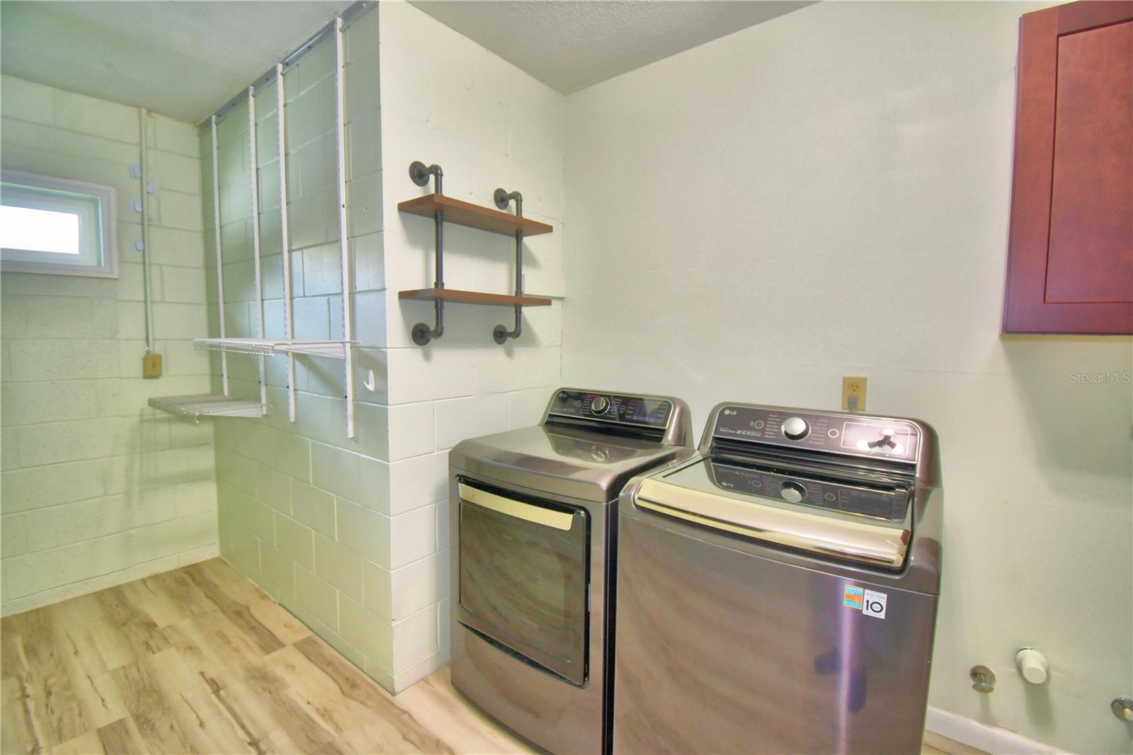 902 Crestview Dr Property Photo 36