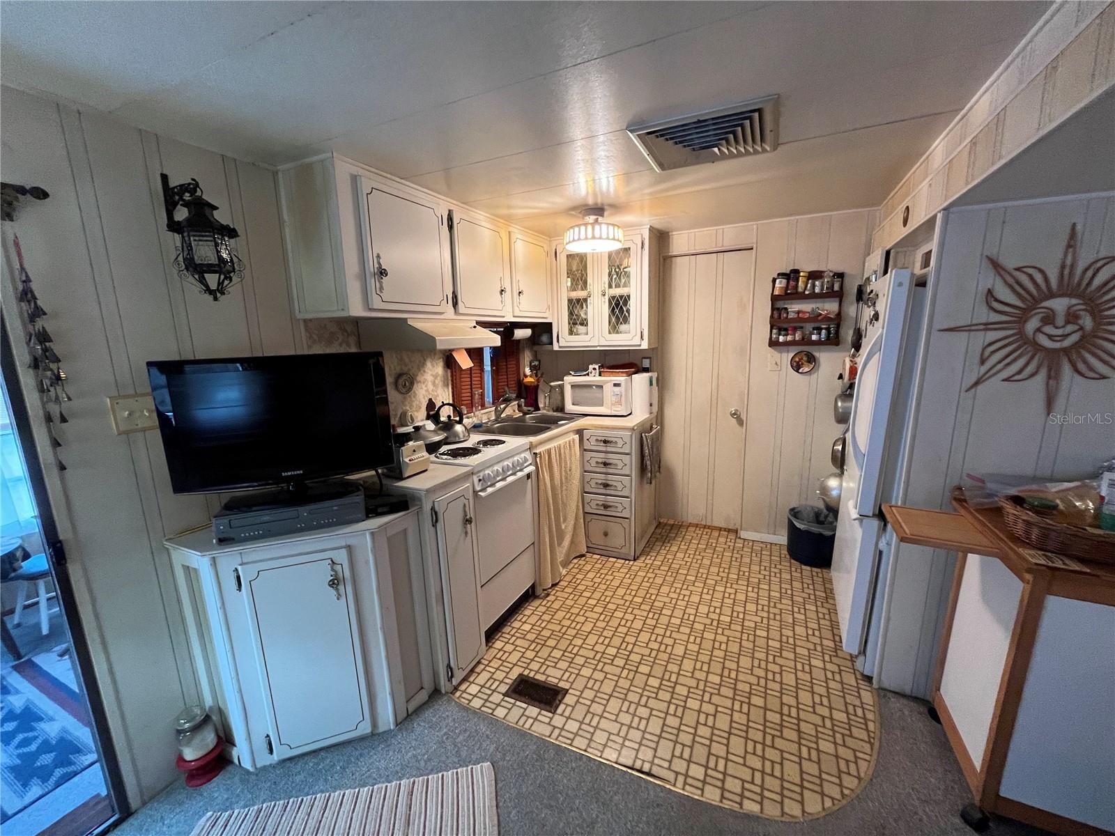 16 Grey Fox Ln Property Photo 6