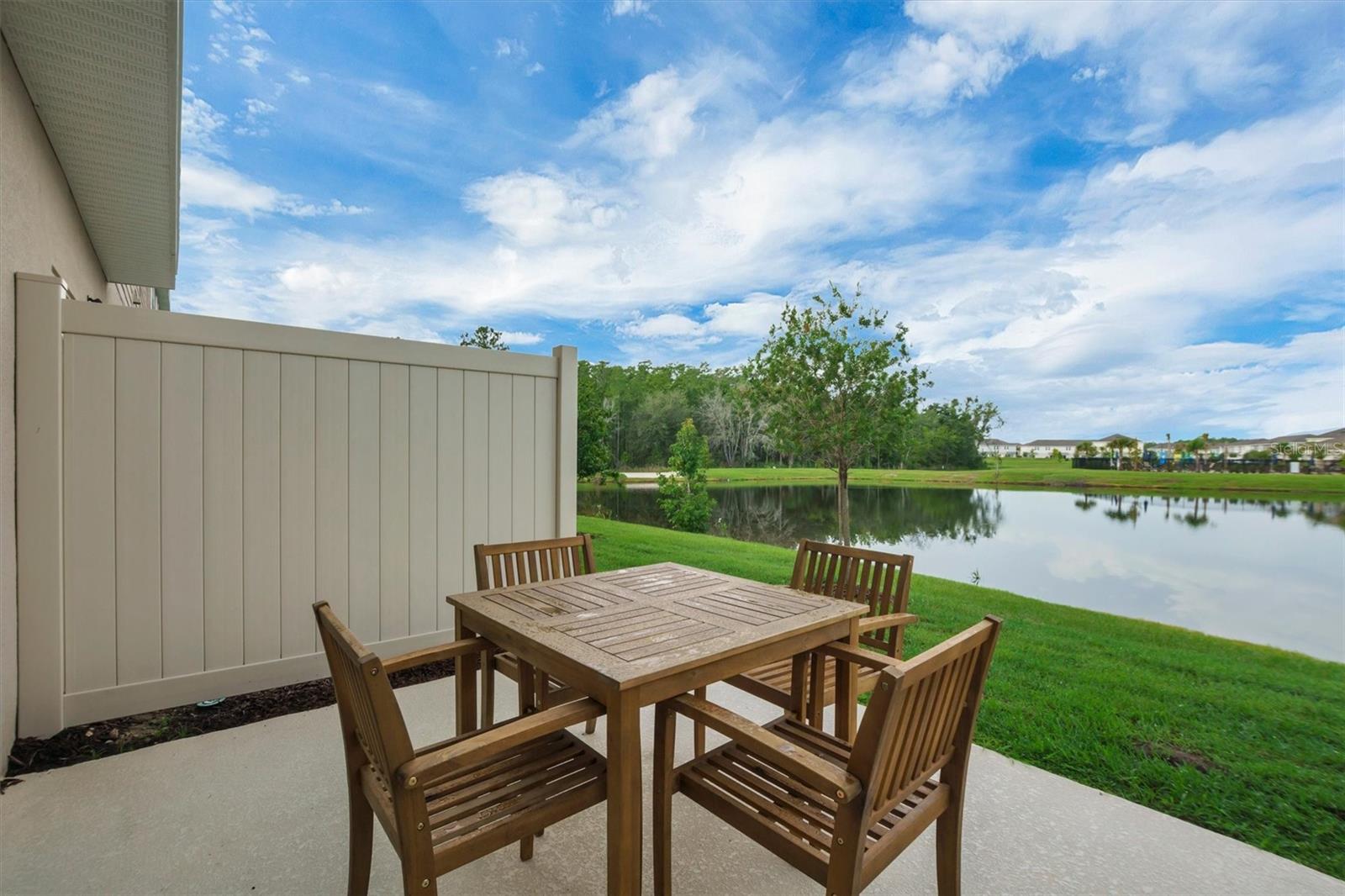 2256 Portrait Street Property Photo 3