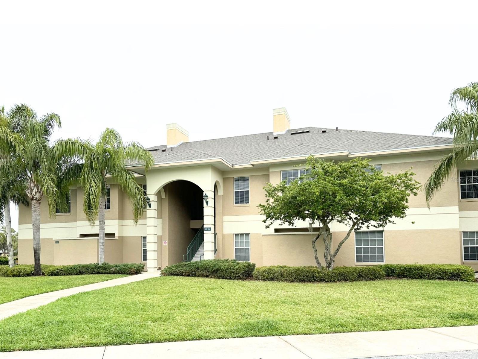 903 EAGLE POND DR #903 Property Photo 1