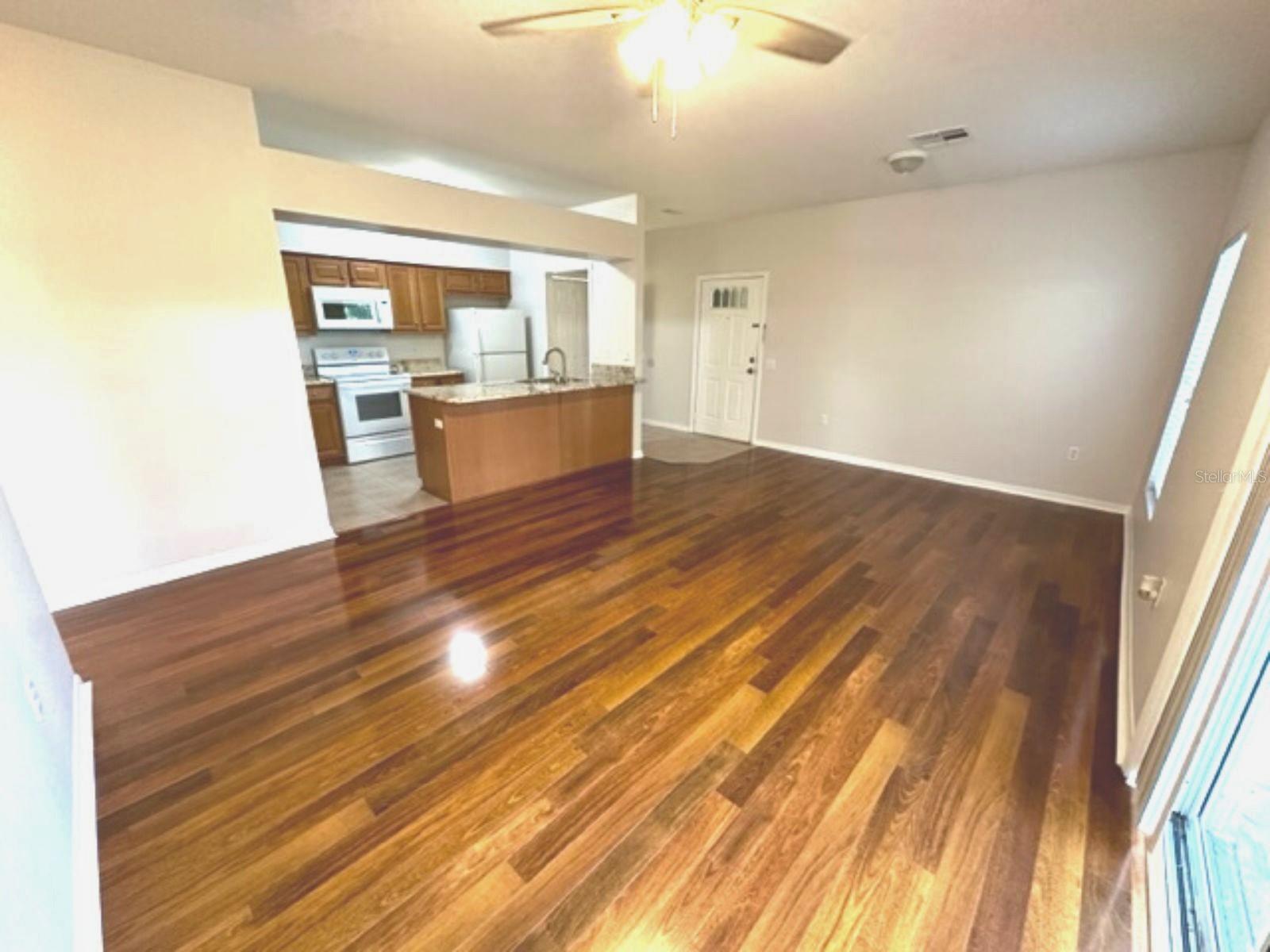 903 Eagle Pond Dr #903 Property Photo 3