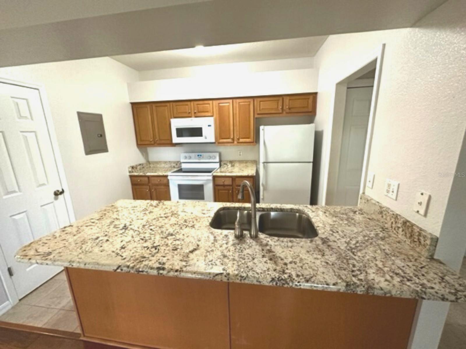 903 Eagle Pond Dr #903 Property Photo 5