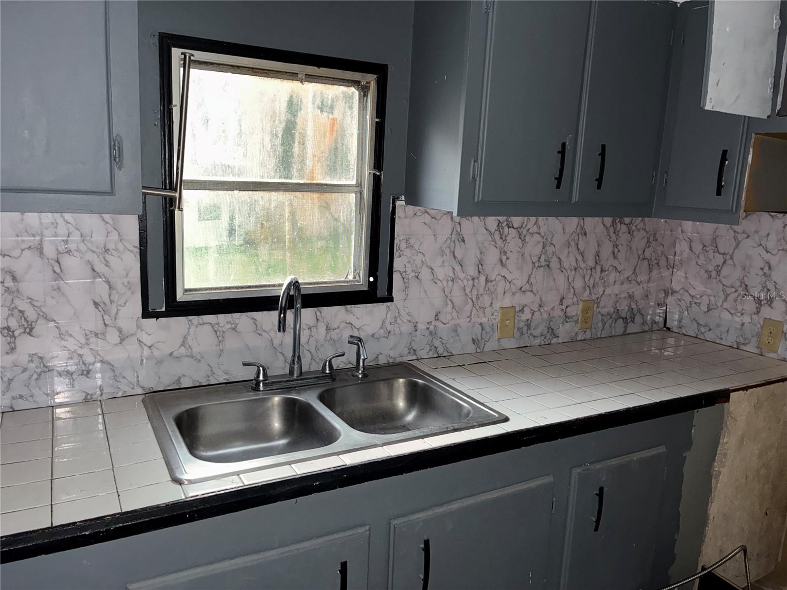 25 Sunset Cir Property Photo 4