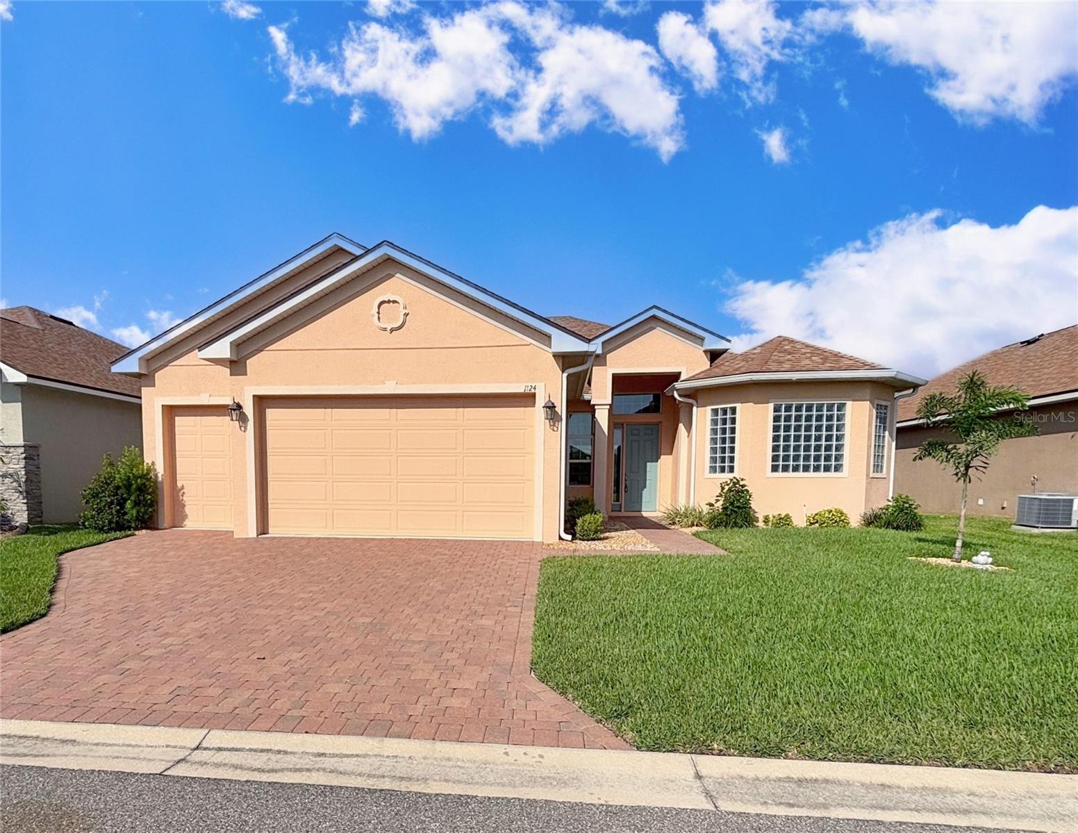 1124 SAWGRASS DR Property Photo 1