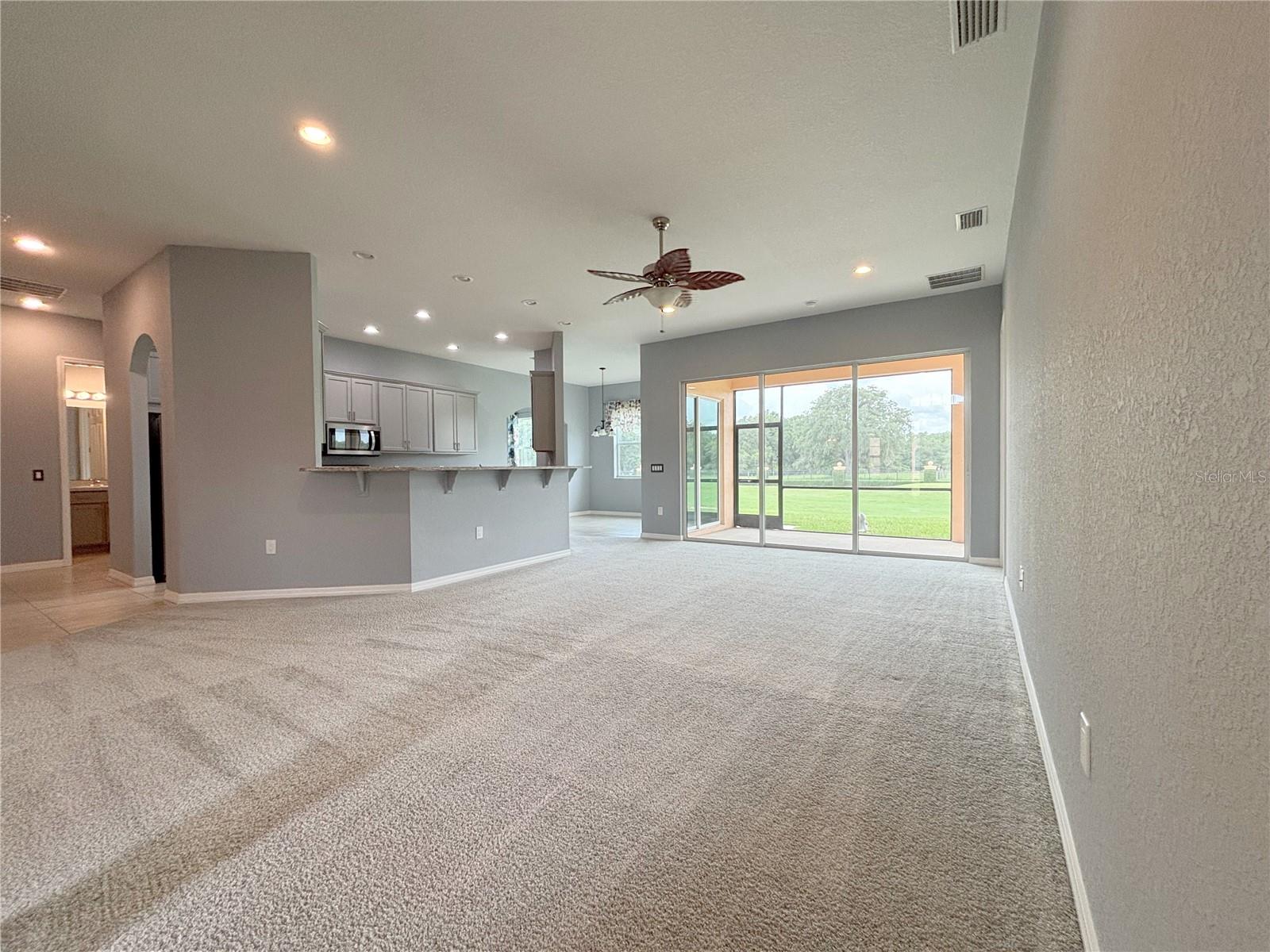 1124 Sawgrass Dr Property Photo 2