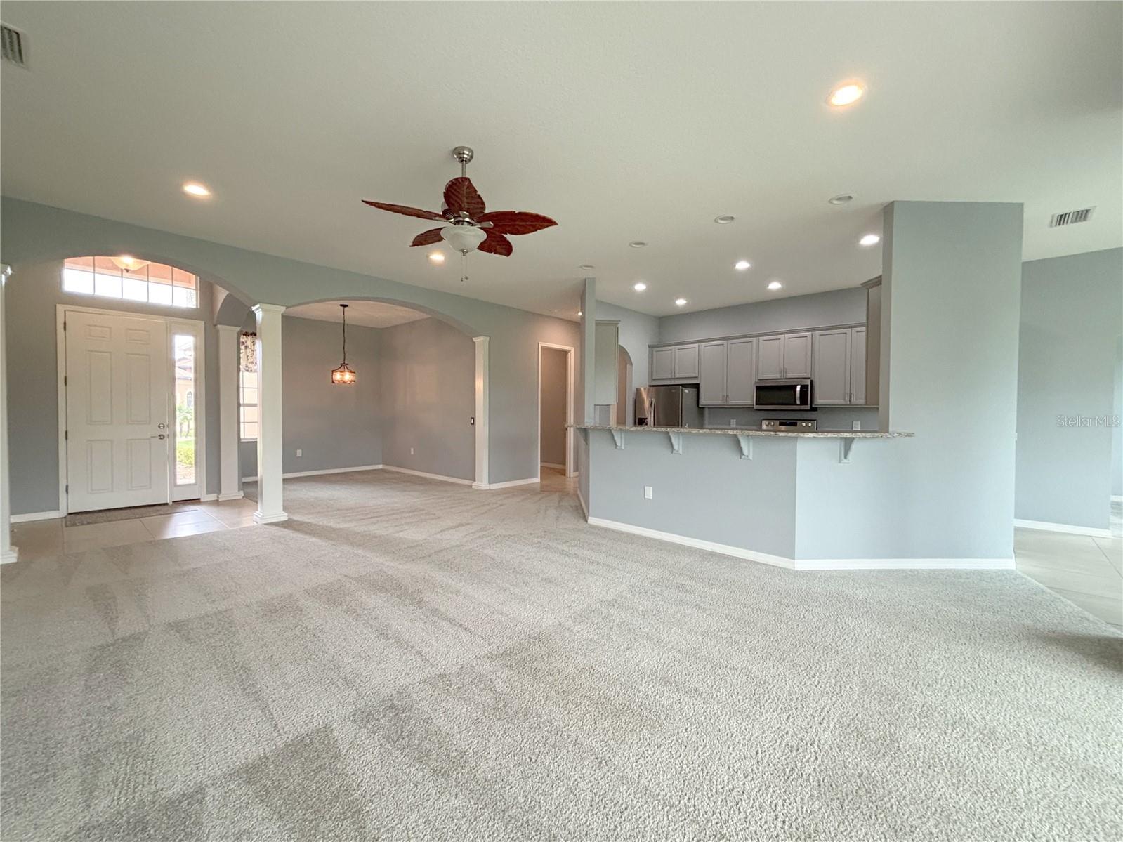 1124 Sawgrass Dr Property Photo 3