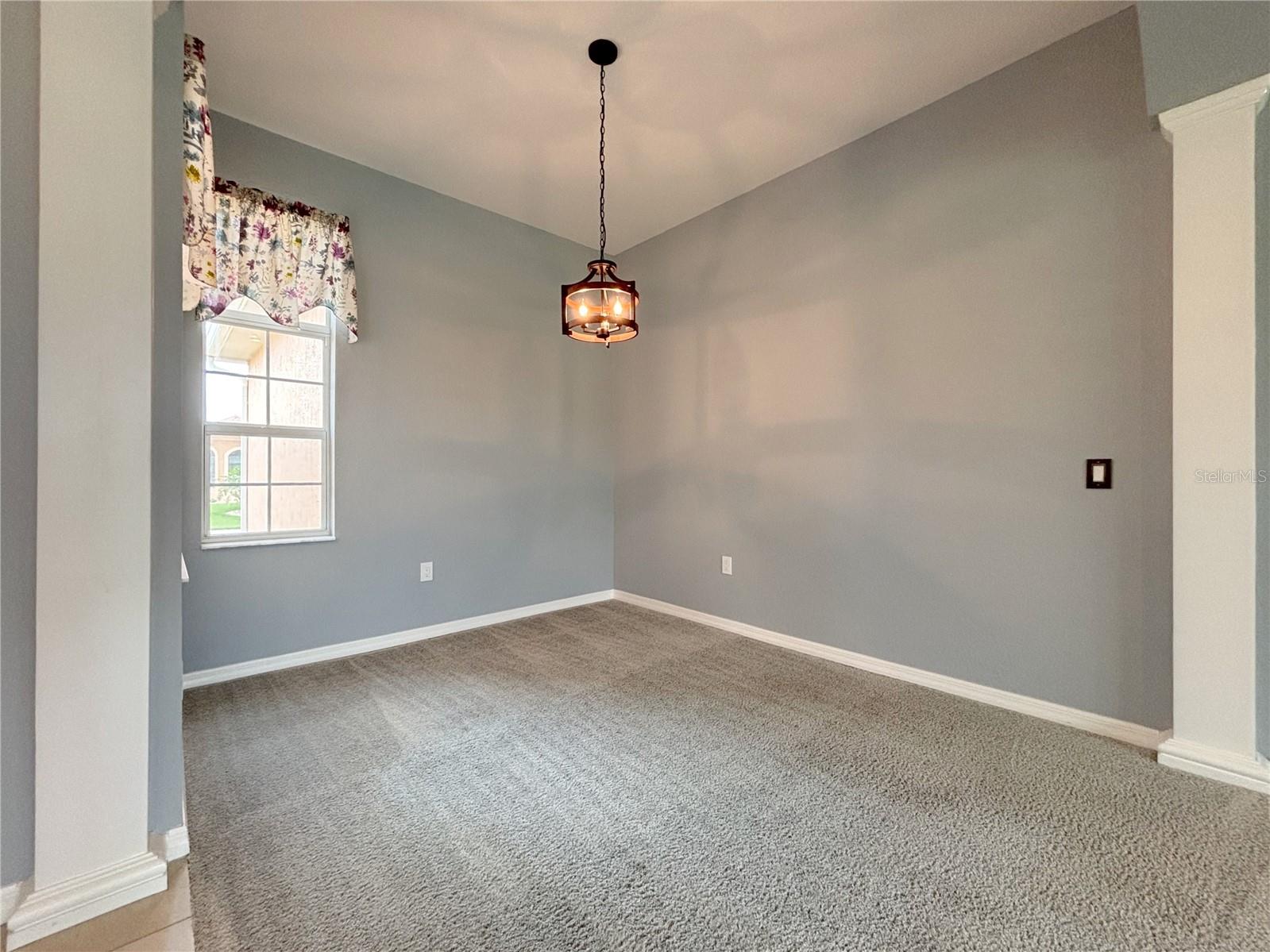 1124 Sawgrass Dr Property Photo 6