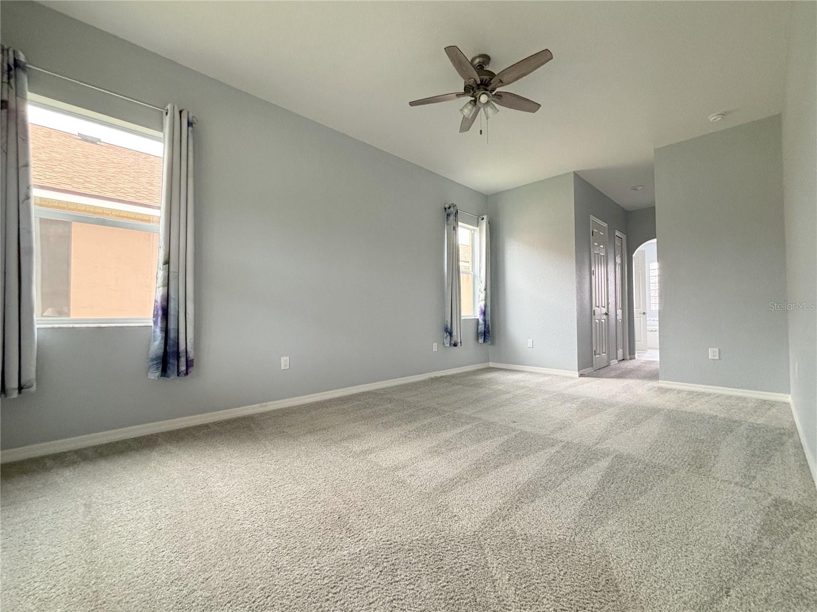 1124 Sawgrass Dr Property Photo 27