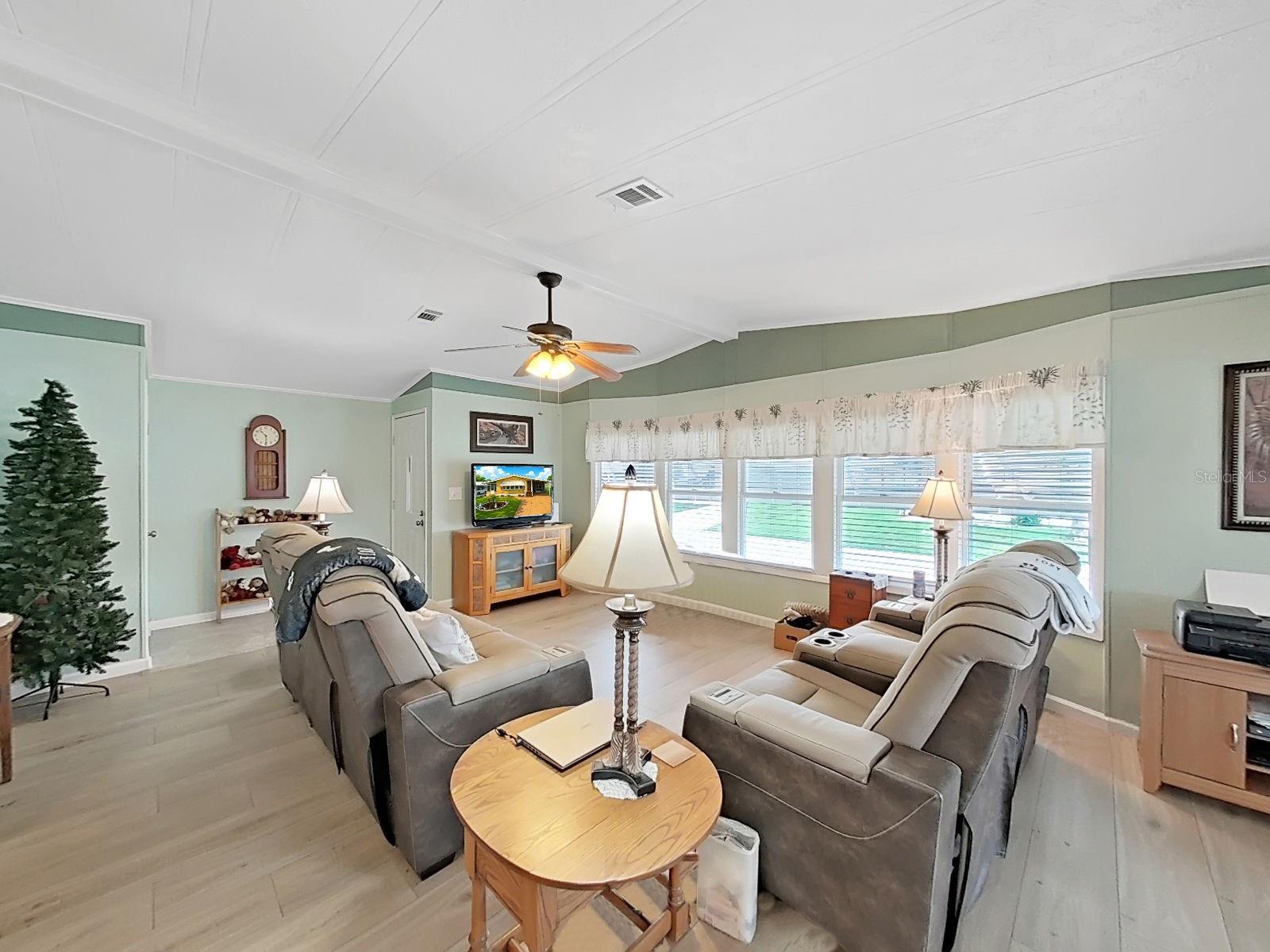 5083 Lodgewood Dr Property Photo 12