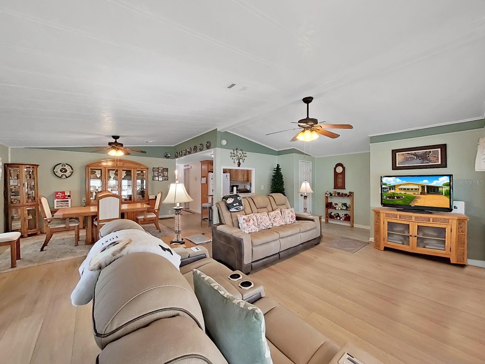 5083 Lodgewood Dr Property Photo 14