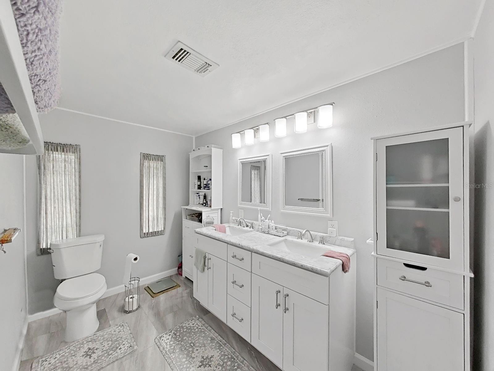 5083 Lodgewood Dr Property Photo 24