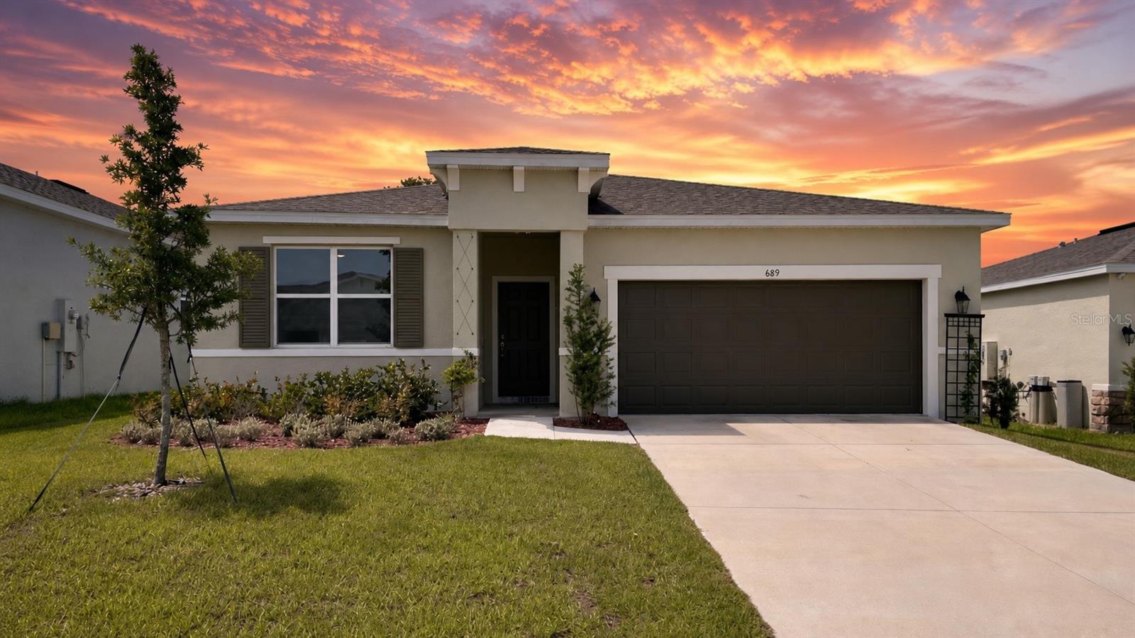 689 Crown Rose Dr Property Photo 1